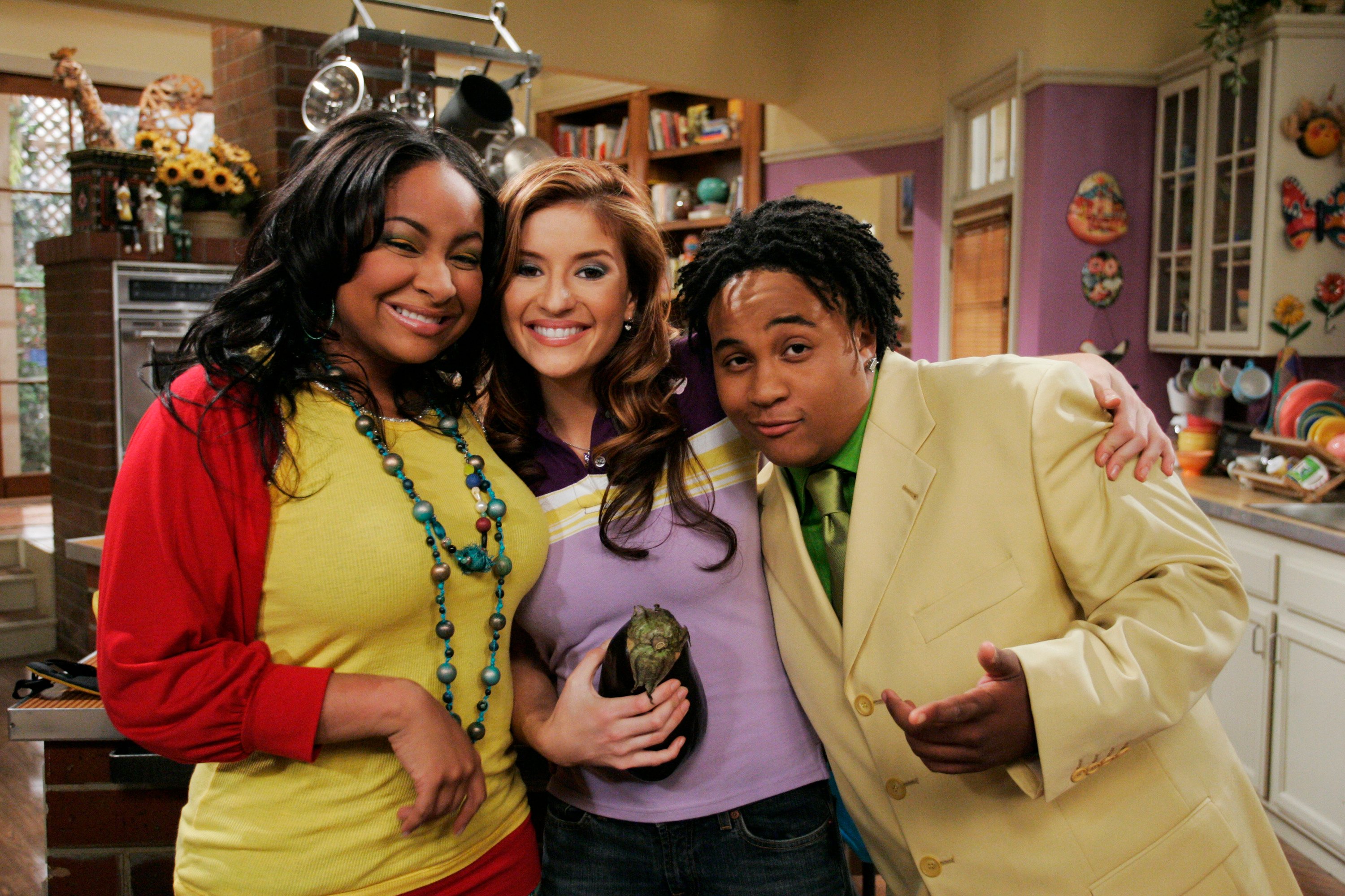 'That's So Raven' episode titled 'Unhappy Medium' smiling for the camera