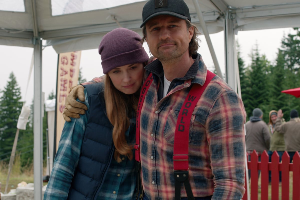 Alexandra Breckenridge as Mel Monroe and Martin Henderson as Jack Sheridan in 'Virgin River'