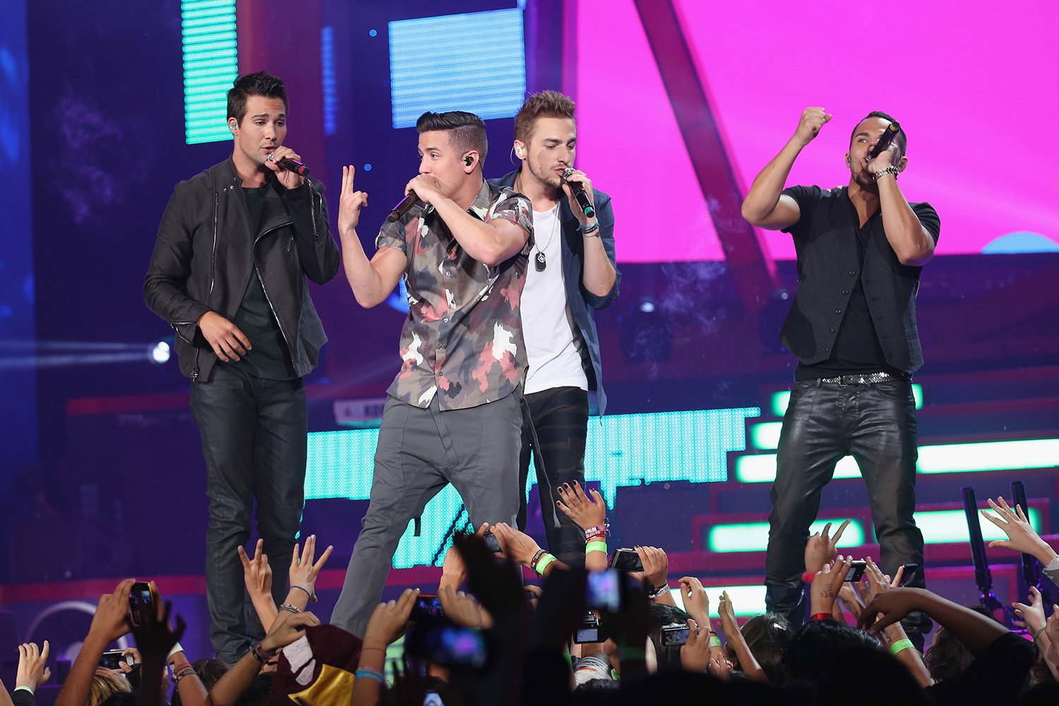 Big Time Rush performs at Kids Choice Awards Mexico in 2013