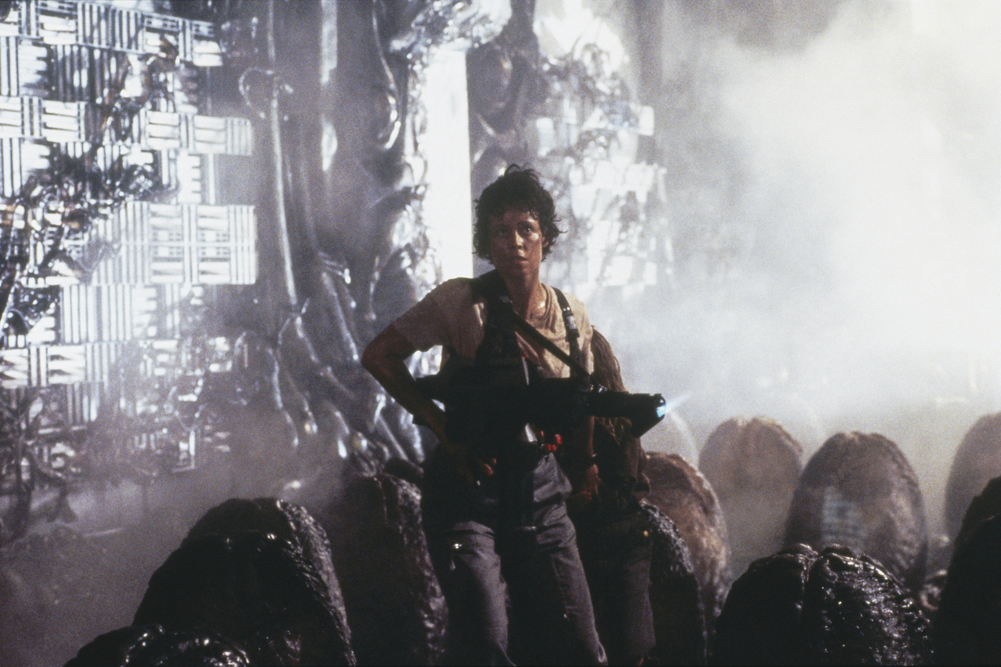 Aliens: Sigourney Weaver in the alien nest