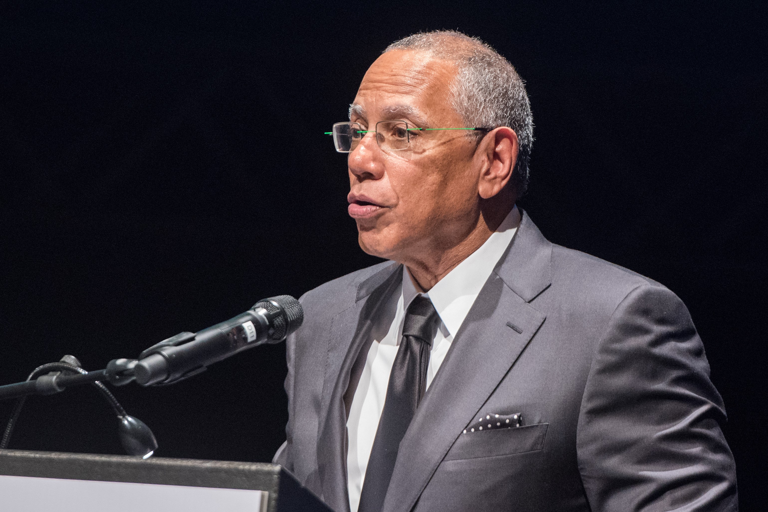 The editor-in-chief of "The New York Times", Dean Baquet, speaking during the awards ceremony of the Marion Donhoff Prize for International Understanding and Reconciliation in Hamburg, Germany, 03 December 2017.