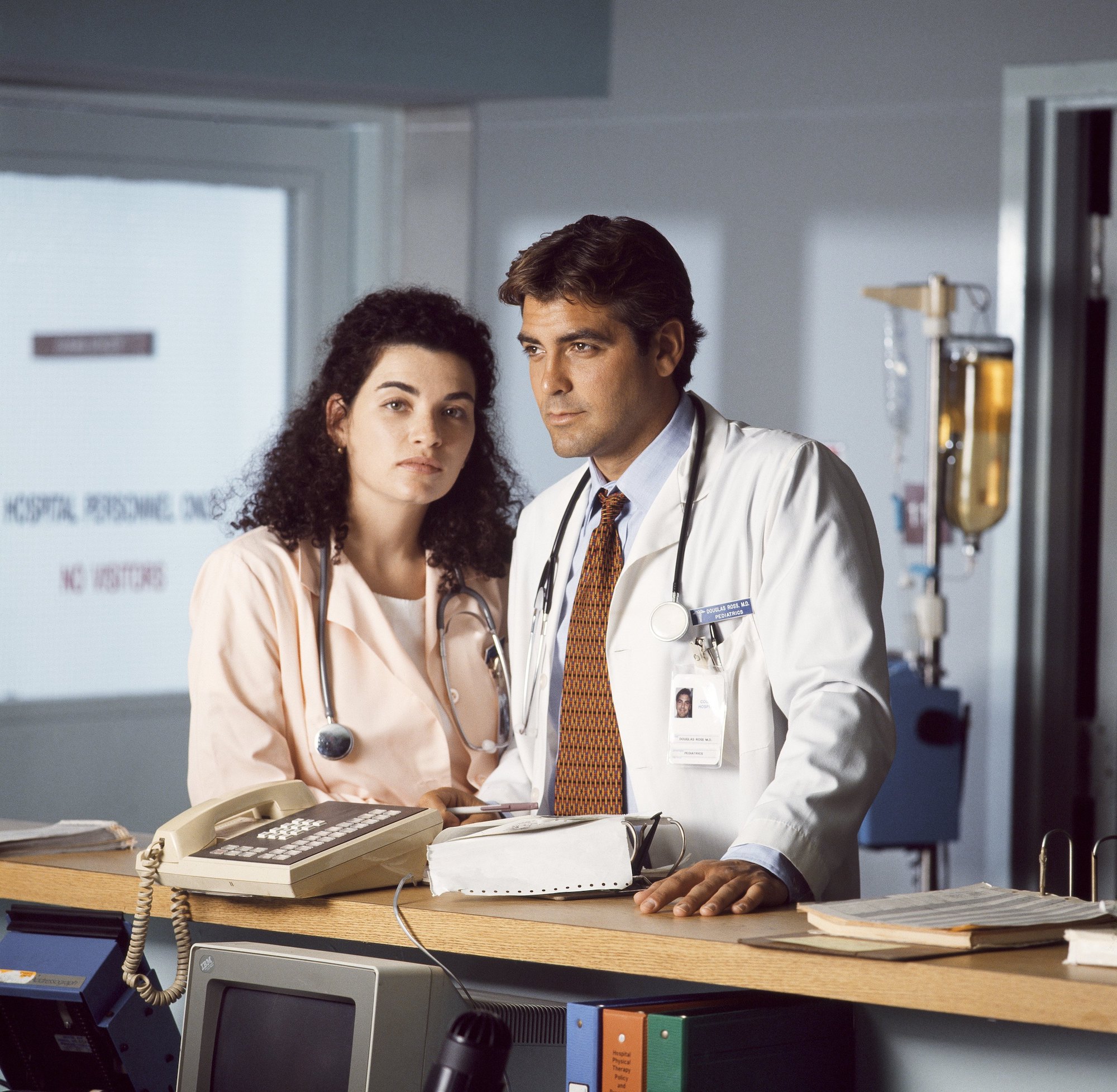 Julianna Margulies and George Clooney on the 'ER' set