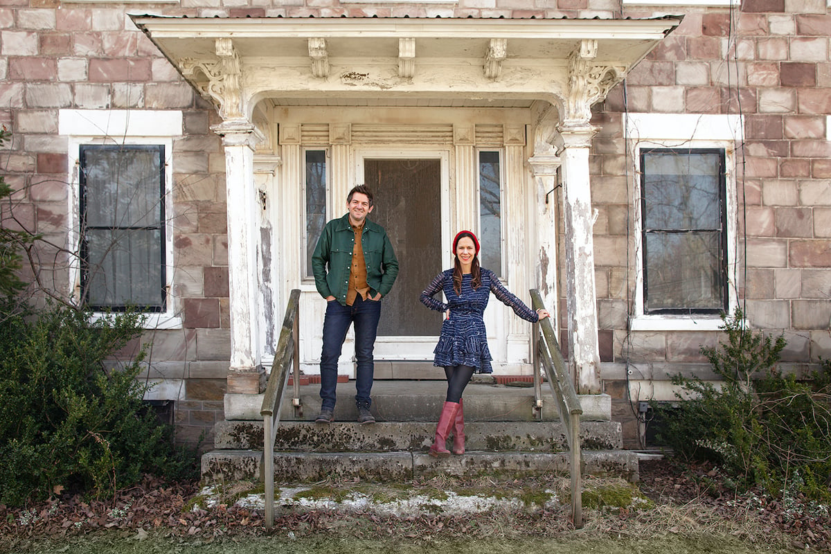 Ethan and Elizabeth Finkelstein pose for a photoshoot for their new show, Cheap Old Houses