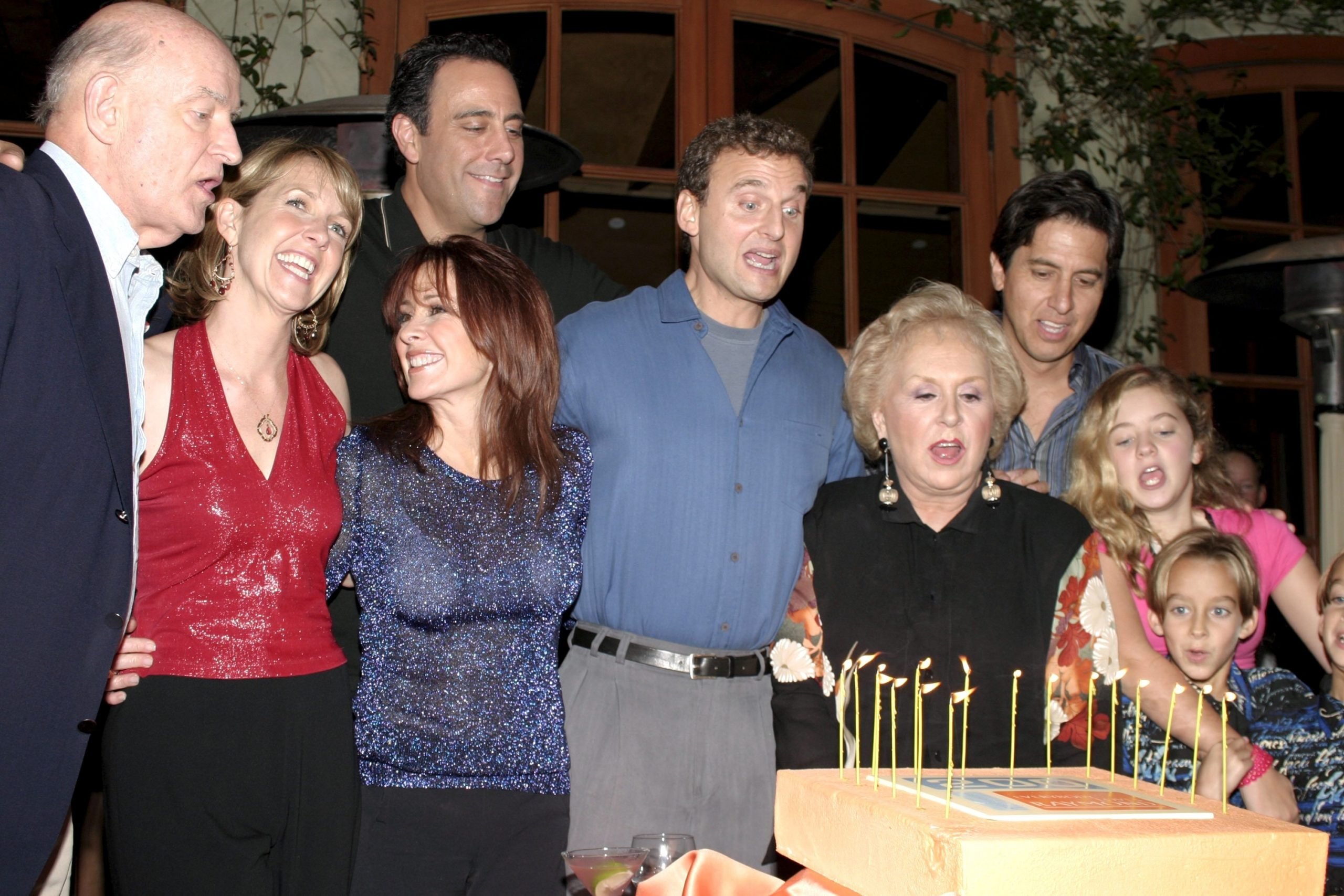 'Everybody Loves Raymond' creator Phil Rosenthal, center, with the hit comedy's cast in 2004.