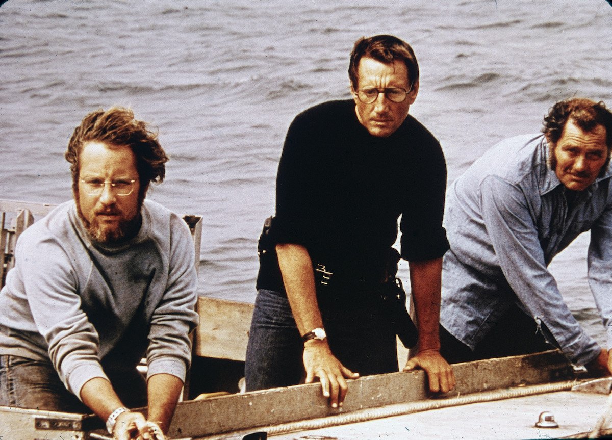 Richard Dreyfuss, Roy Scheider, and Robert Shaw on board a boat in 'Jaws' 