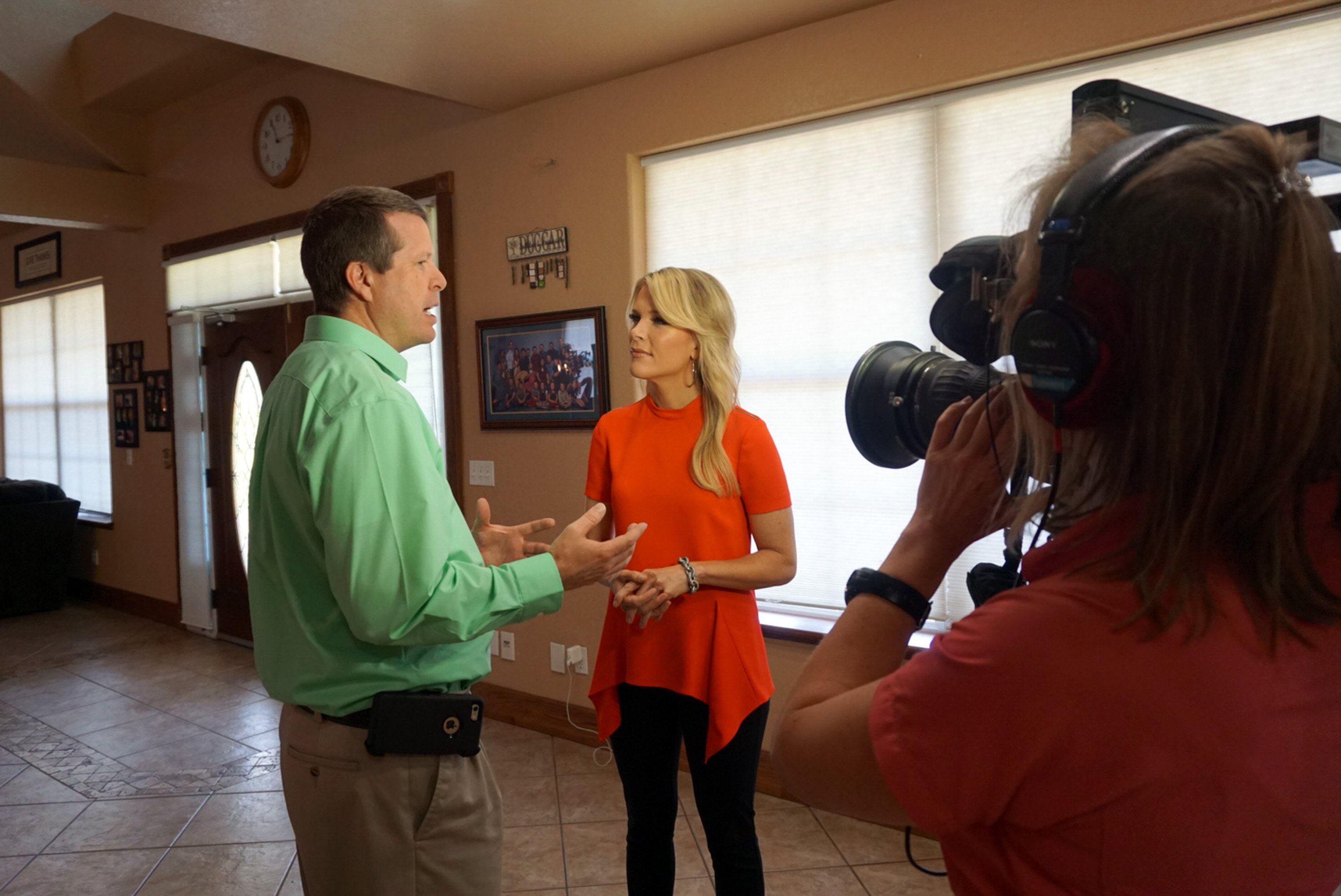 Jim Bob Duggar speaks with Megyn Kelly for 'Fox News' in his home in Springdale, Arkansas