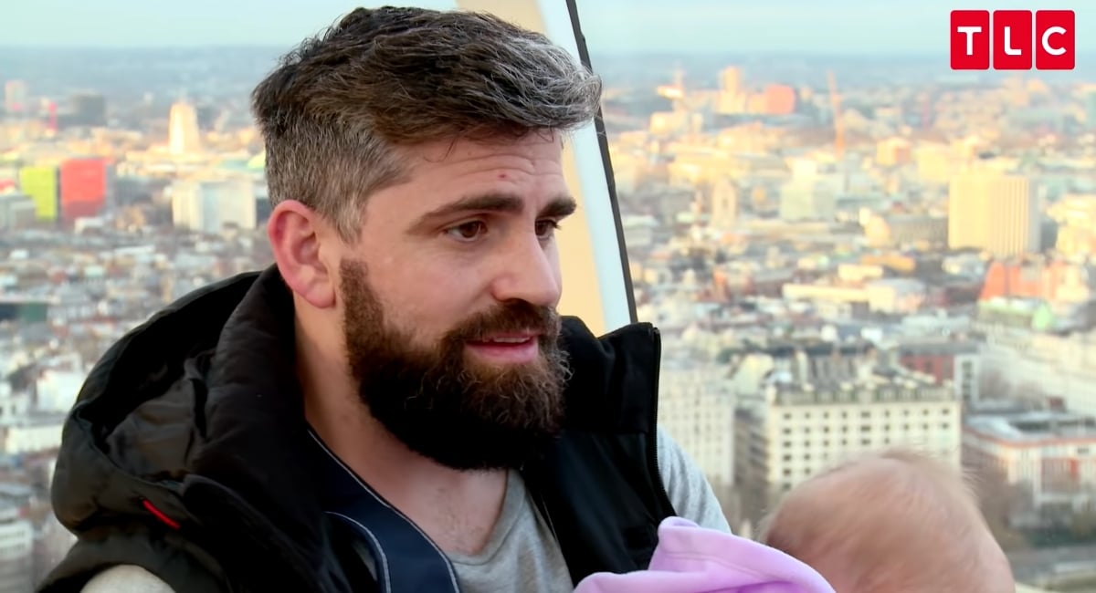 Jon Walters in London holding Lucy on season 2 of '90 Day Fiancé' | TLC