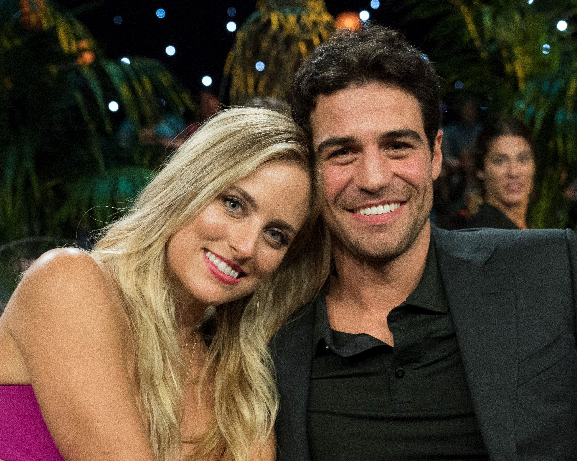 Kendall Long and Joe Amabile cuddle on 'Bachelor in Paradise'