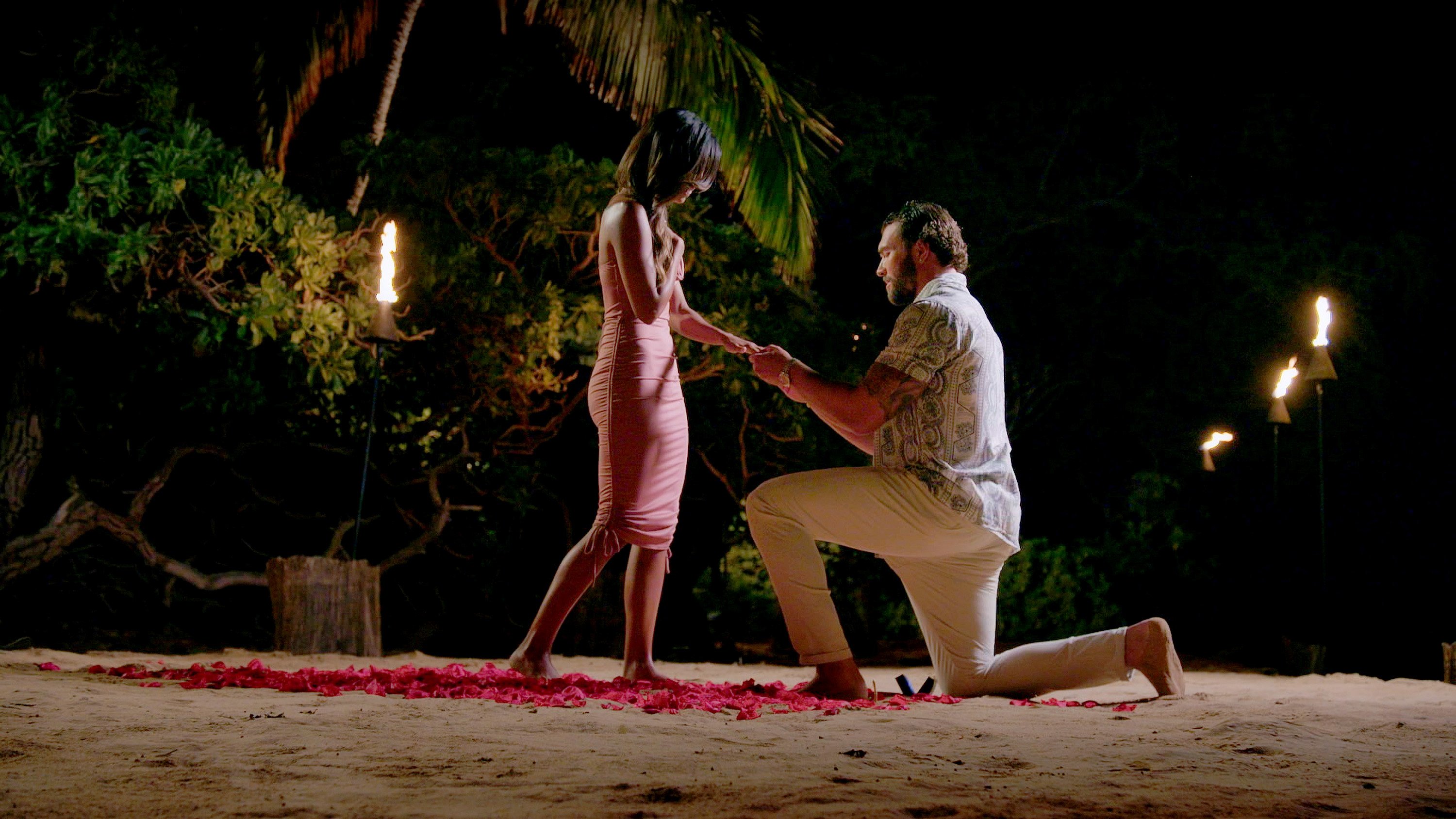 Julian Allen proposes to Kristen Ramos on the beach in the season 3 finale of 'Temptation Island'