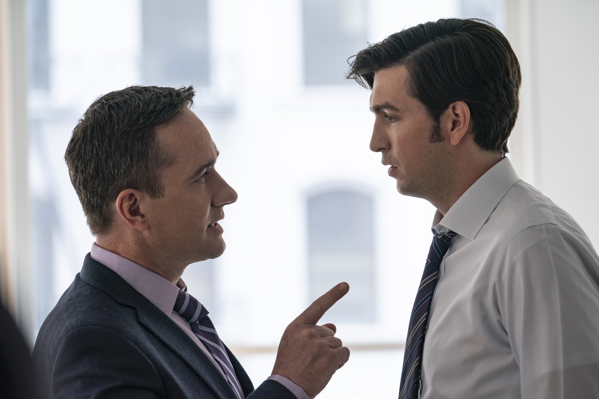 Matthew Macfadyen points a finger as he talks to Nicholas Braun in 'Succession.'