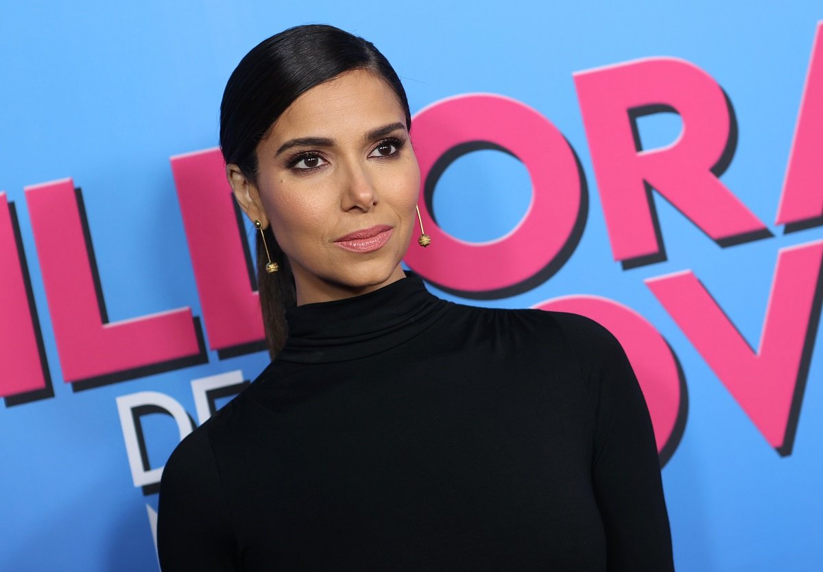 Actor Roselyn Sanchez dressed in black while attending the premiere of Las Pildoras De Mi Novio in 2020.