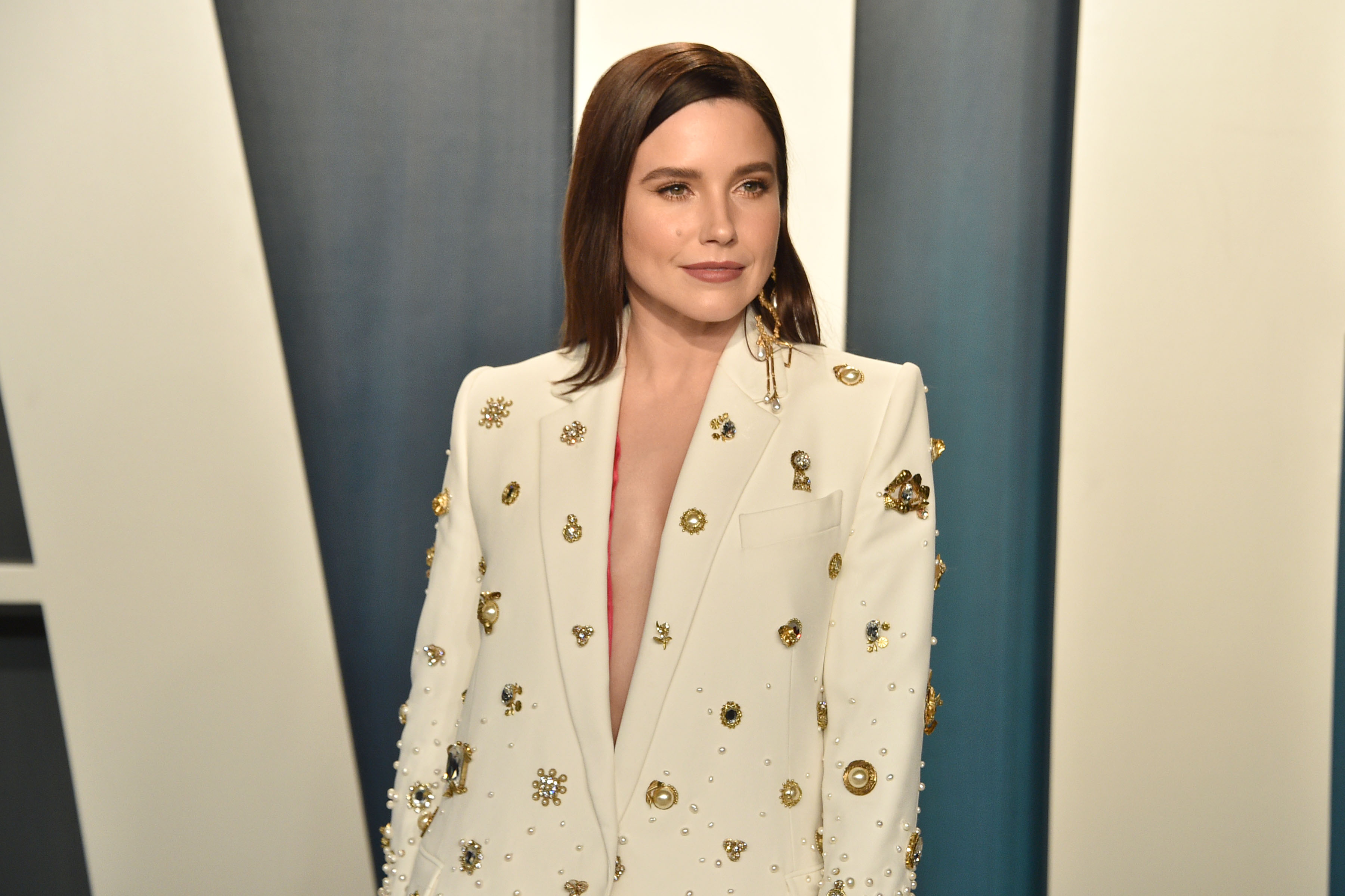 BEVERLY HILLS, CALIFORNIA - FEBRUARY 09: Sophia Bush attends the 2020 Vanity Fair Oscar Party at Wallis Annenberg Center for the Performing Arts on February 09, 2020 in Beverly Hills, California.
