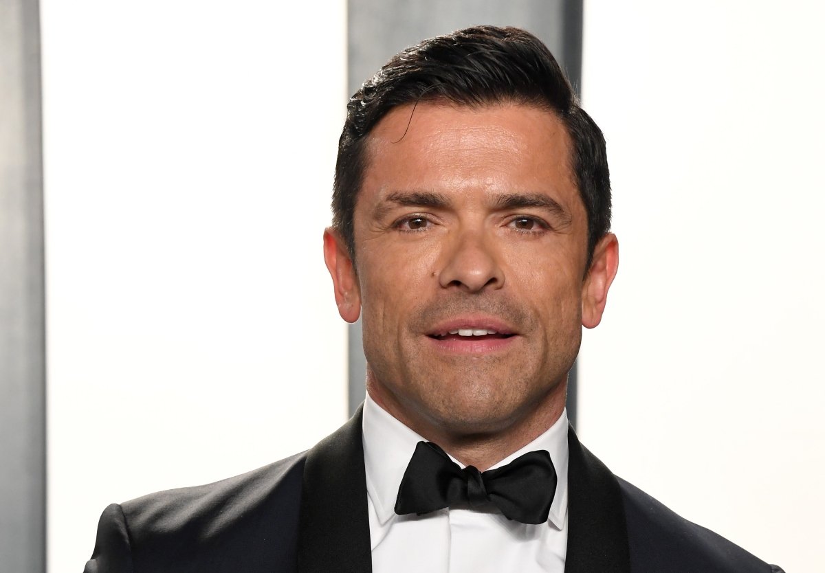 Mark Consuelos at the 2020 Vanity Fair Oscars Party