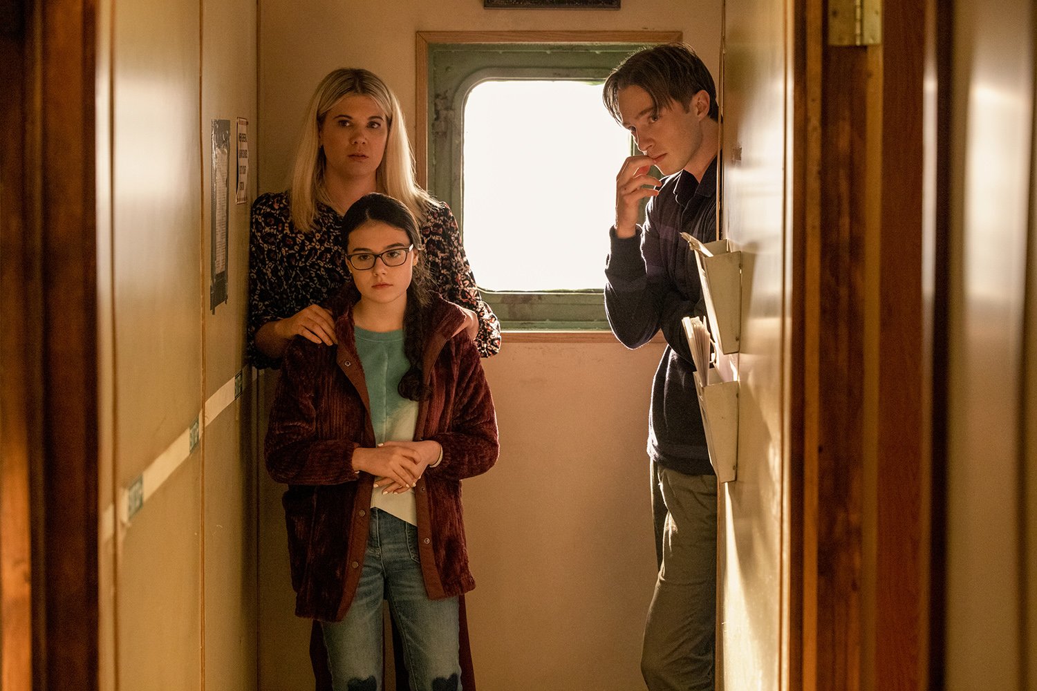 Caroline Arapoglou as Rose Cameron, Julia Antonelli as Wheezie Cameron, and Drew Starkey as Rafe Cameron in Outer Banks Season 2