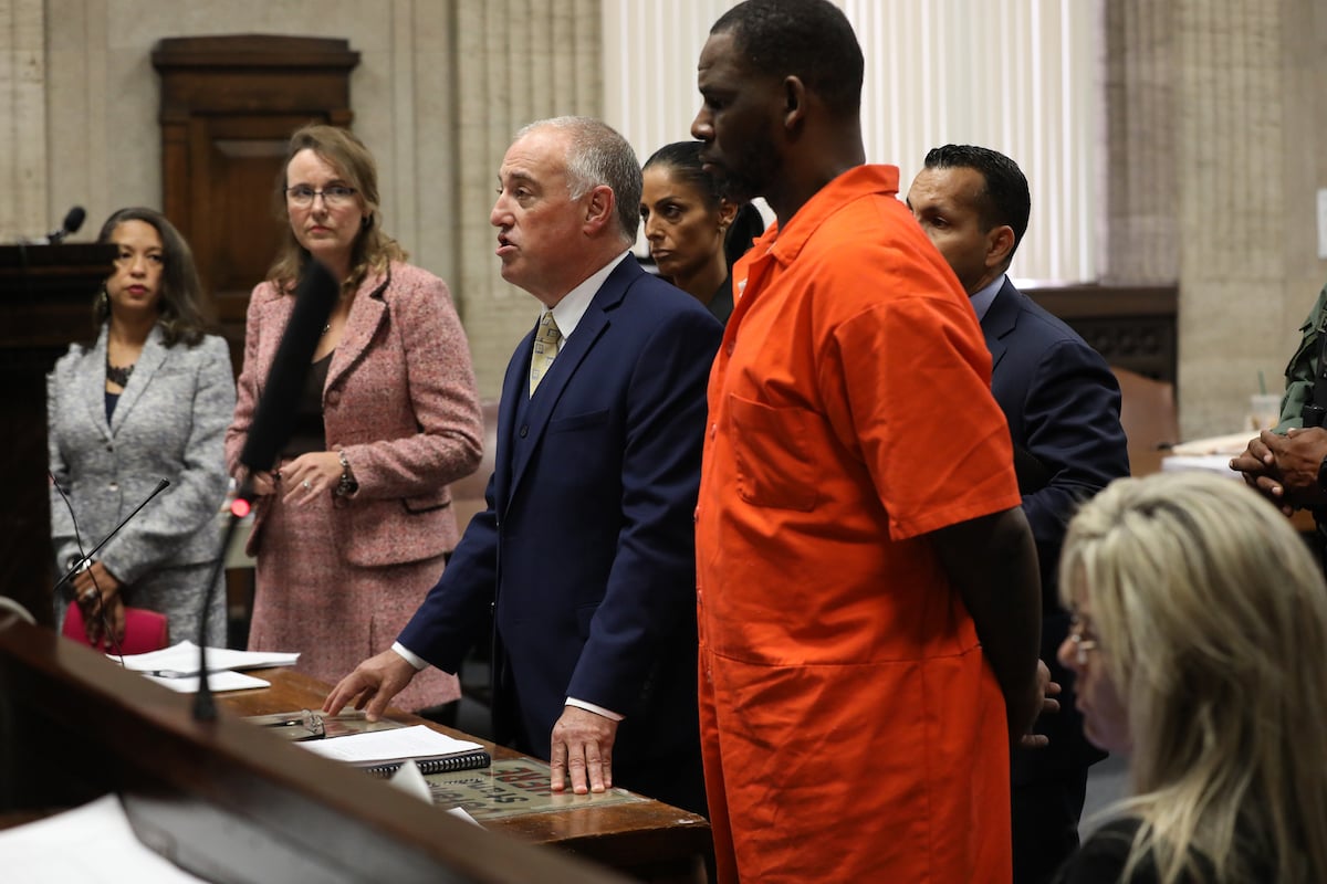 Singer R. Kelly appears standing beside his attorney, Steven Greenberg during a hearing at the Leighton Criminal Courthouse on September 17, 2019 in Chicago, Illinois. Kelly is facing multiple sexual assault charges and is being held without bail.
