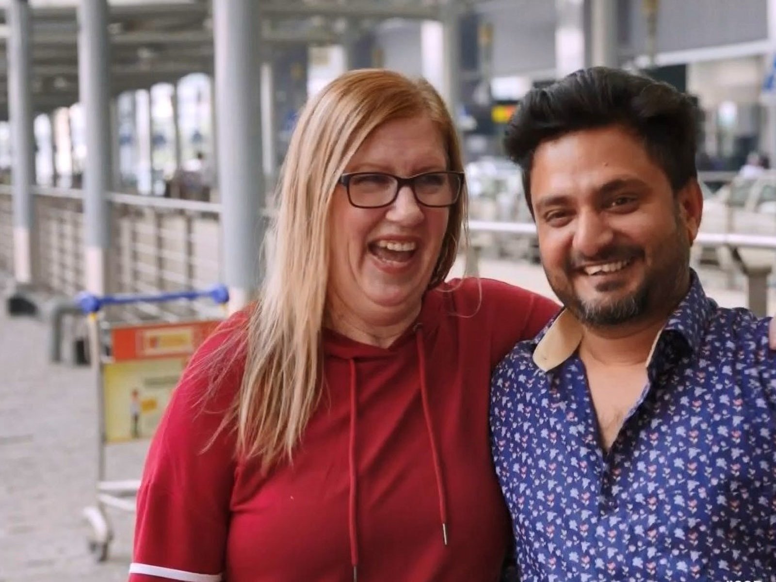 90 Day Fiancé The Other Way stars Jenny and Sumit, wearing