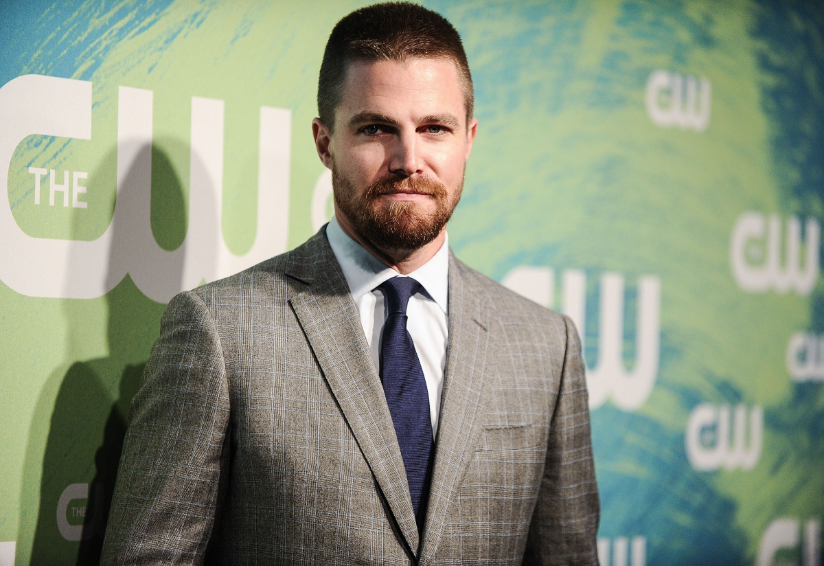 Stephen Amell Downplays Drunken Plane Incident, Claims It Was Not an Argument With His Wife That Got Him Removed From a Flight