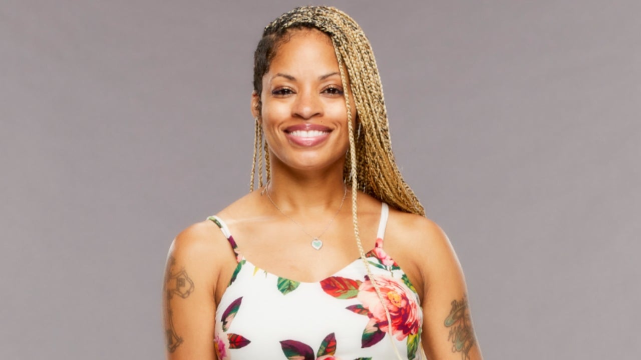 Tiffany Mitchell poses for 'Big Brother 23' cast photo