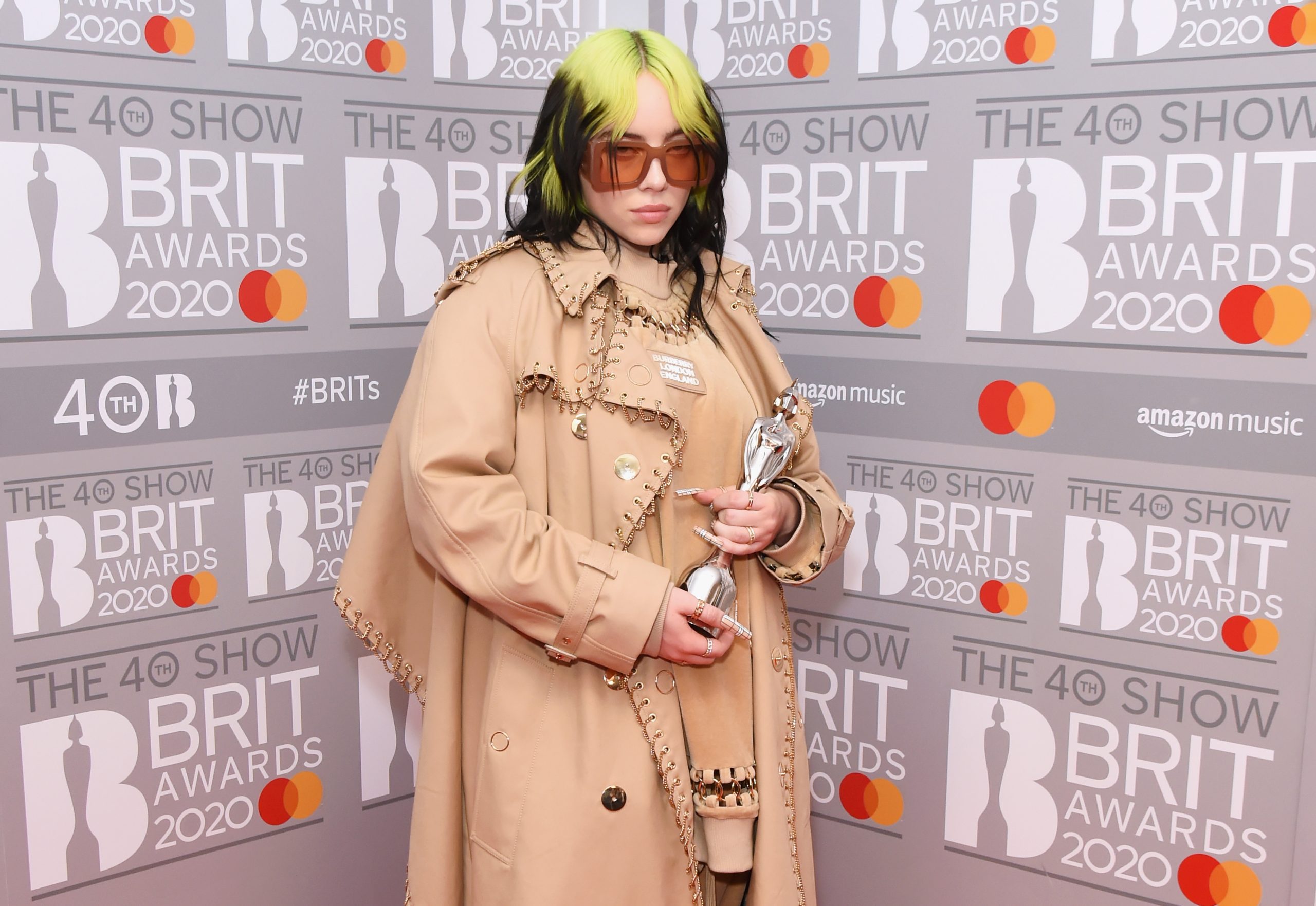 Billie Eilish Reveals Why She Hates Her Blue Hair - wide 6