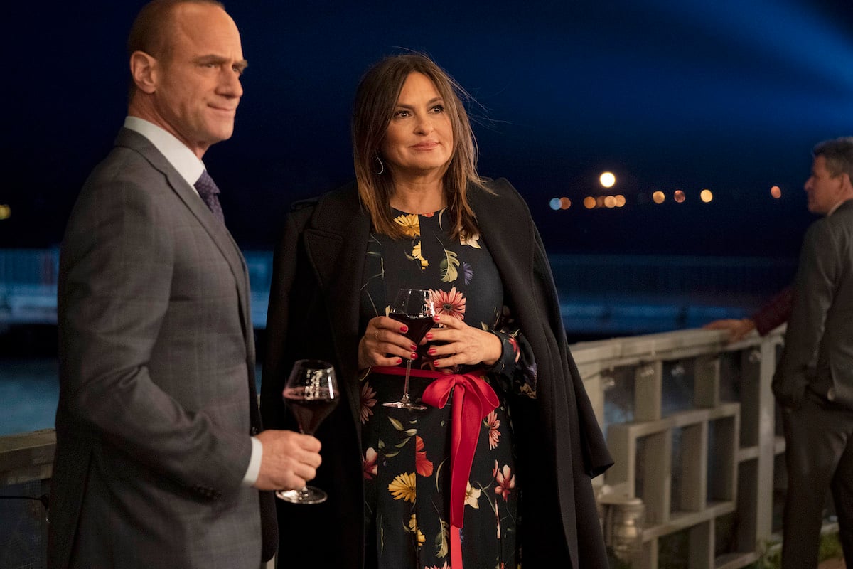 Christopher Meloni and Mariska Hargitay standing together in 'Law & Order: SVU'