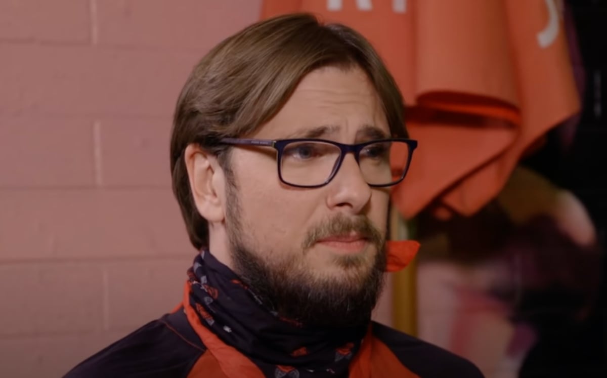 Colt Johnson wearing a scarf around his neck on '90 Day: The Single Life'