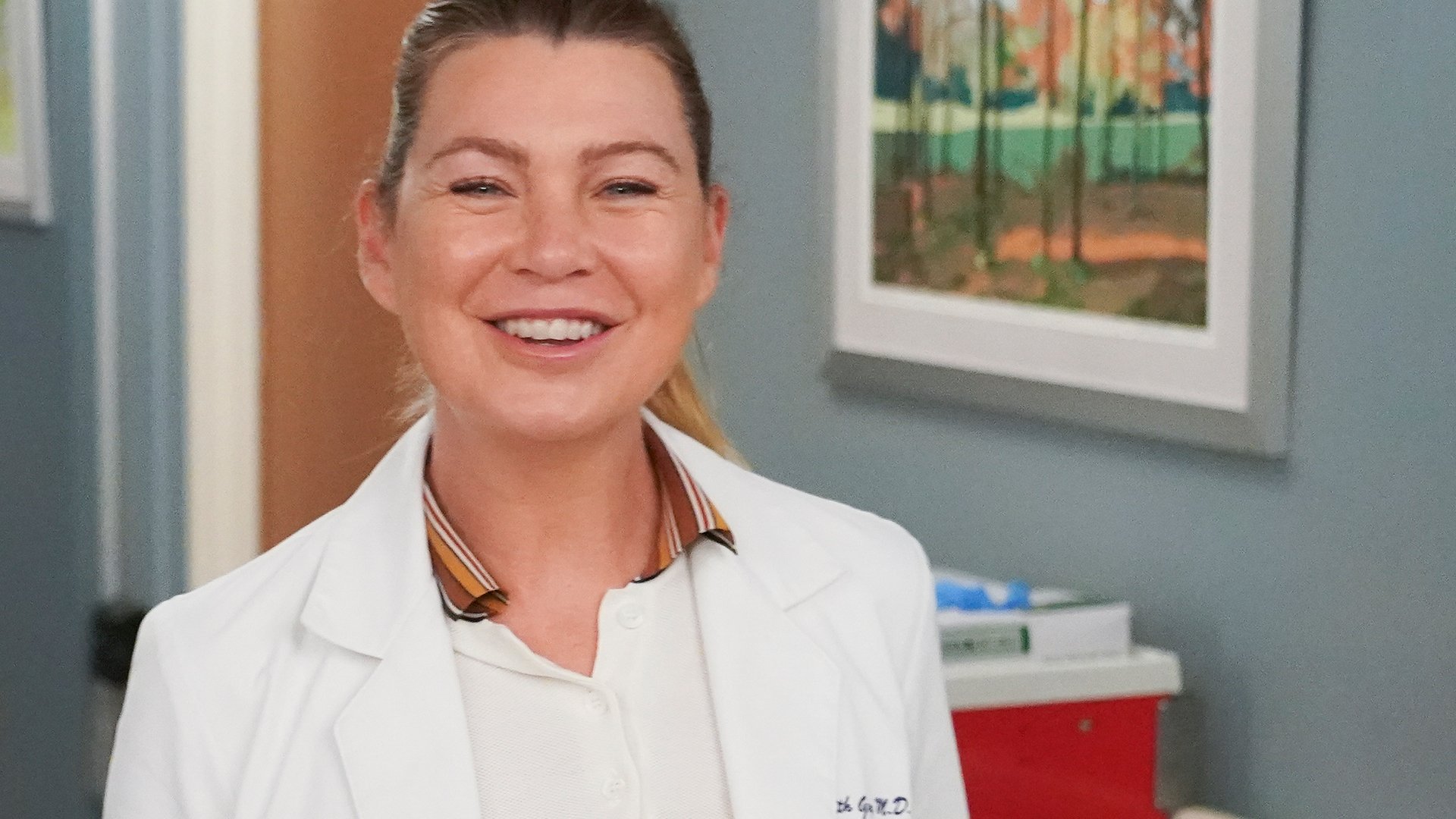 Behind the scenes photos of Ellen Pompeo as Meredith Grey on ‘Grey’s Anatomy’ Season 18