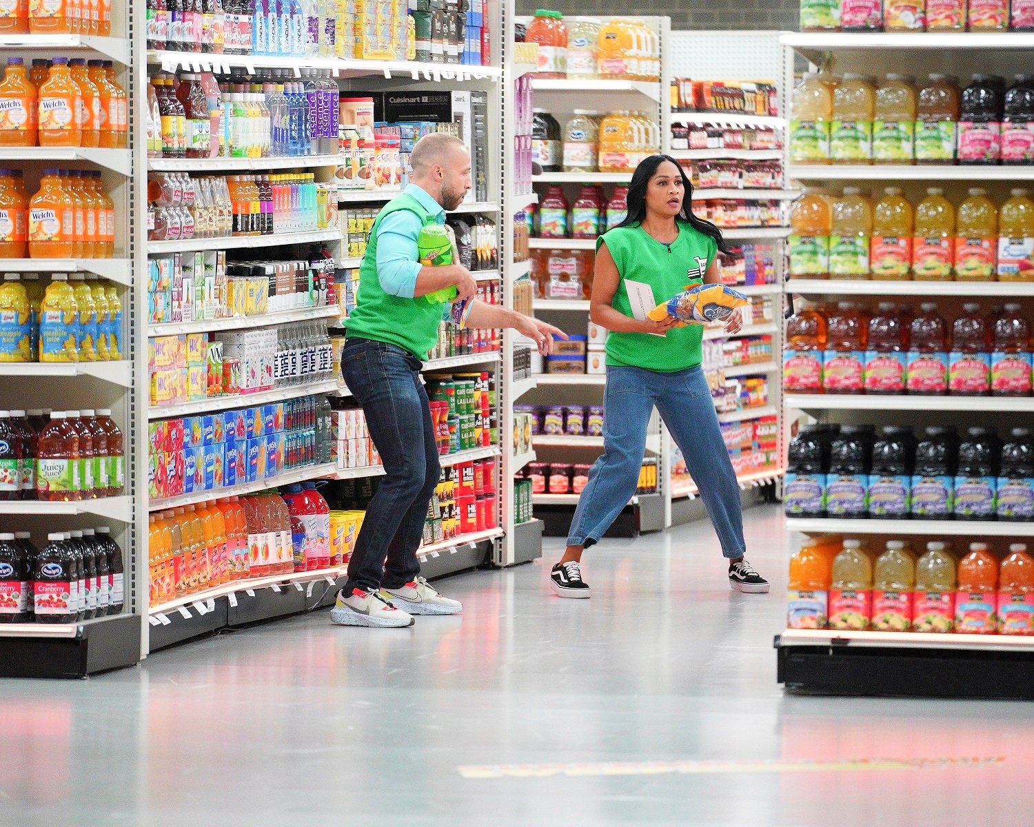 Two contestants compete on season 2 of 'Supermarket Sweep'