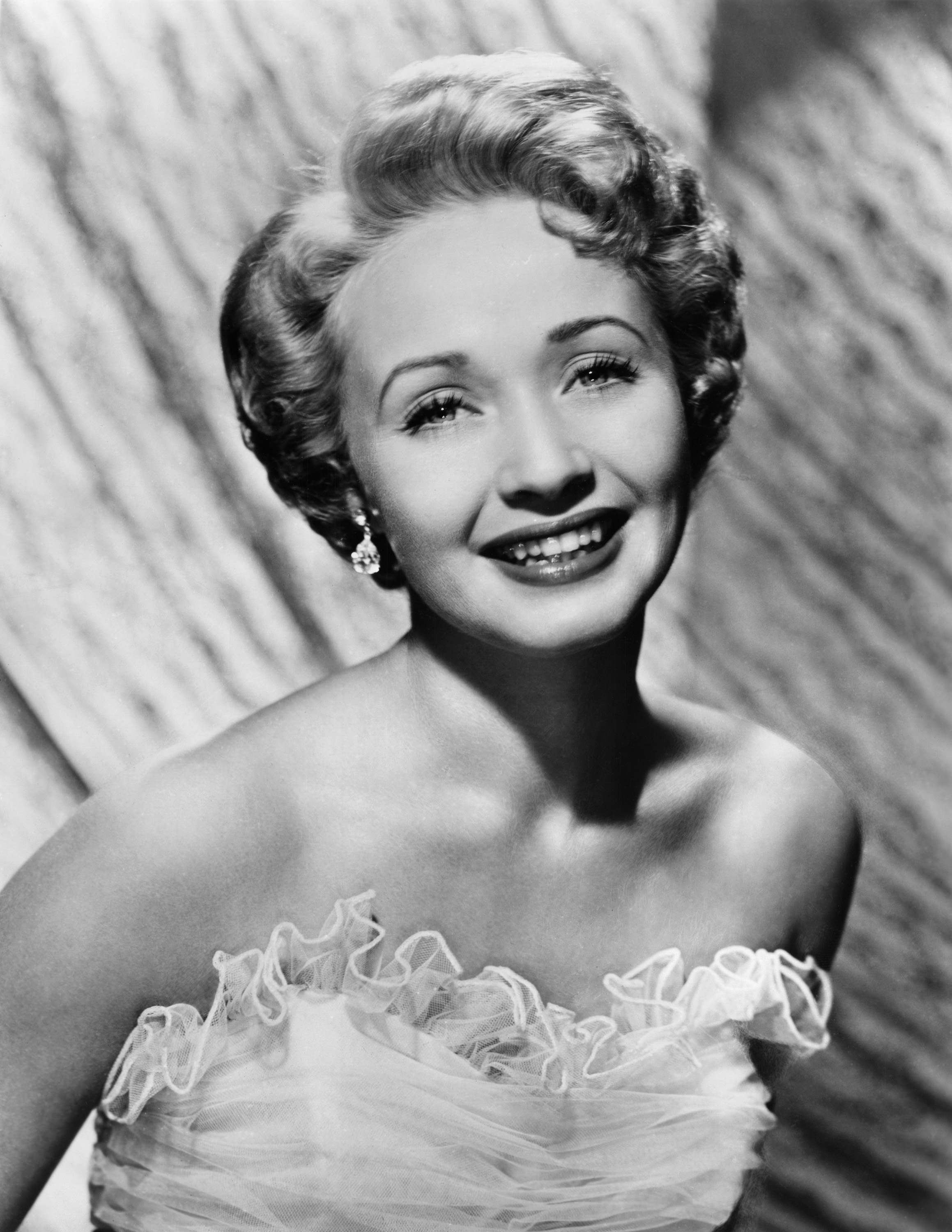 A black-and-white photo of Jane Powell