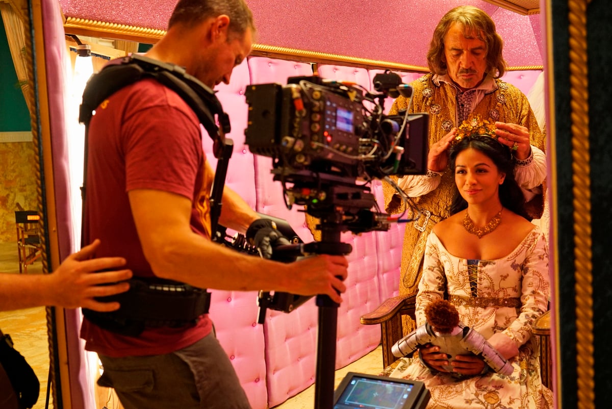 Karen David and Robert Lindsay in a scene from 'Galavant' S2