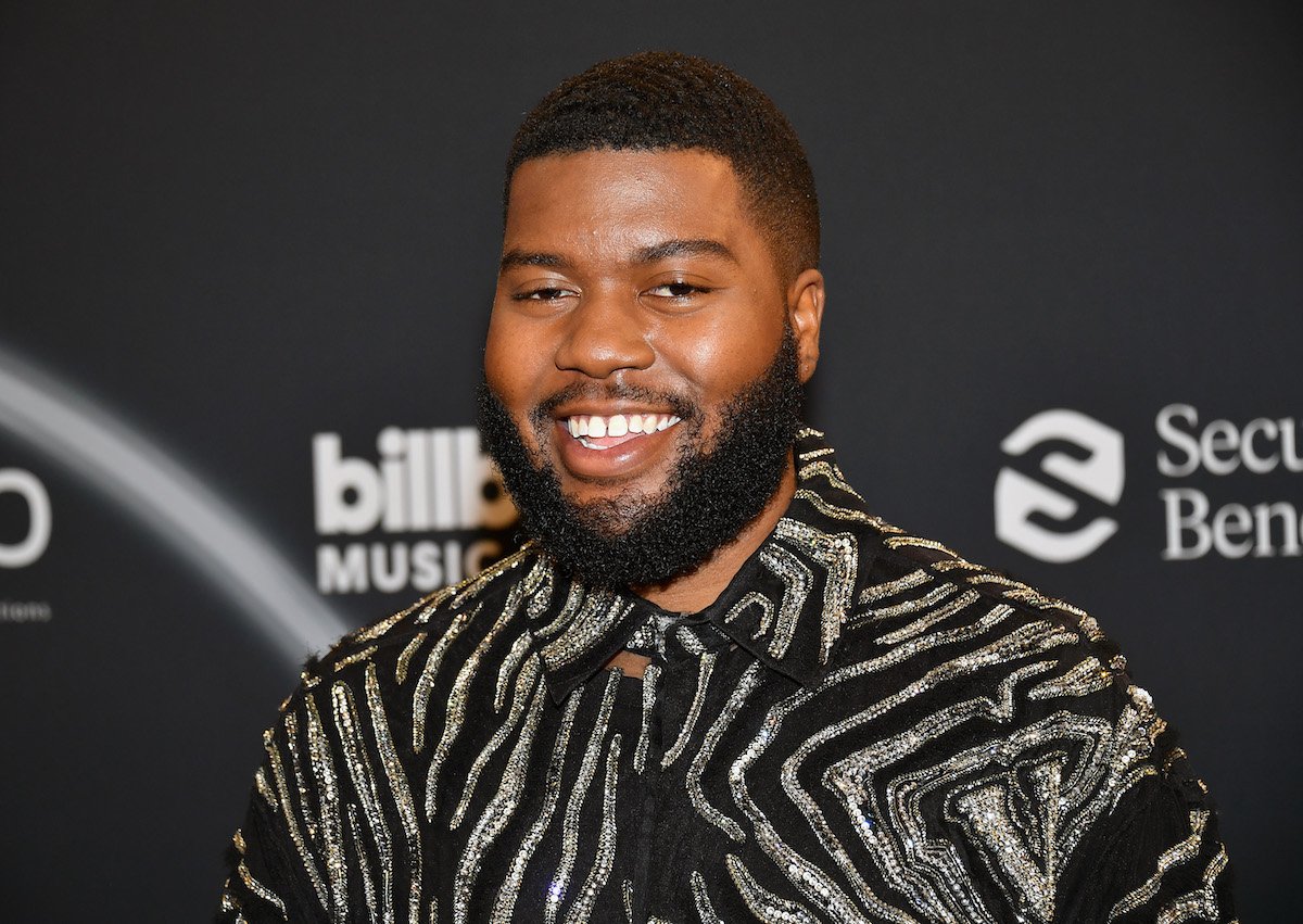 Khalid poses backstage at the 2020 Billboard Music Awards