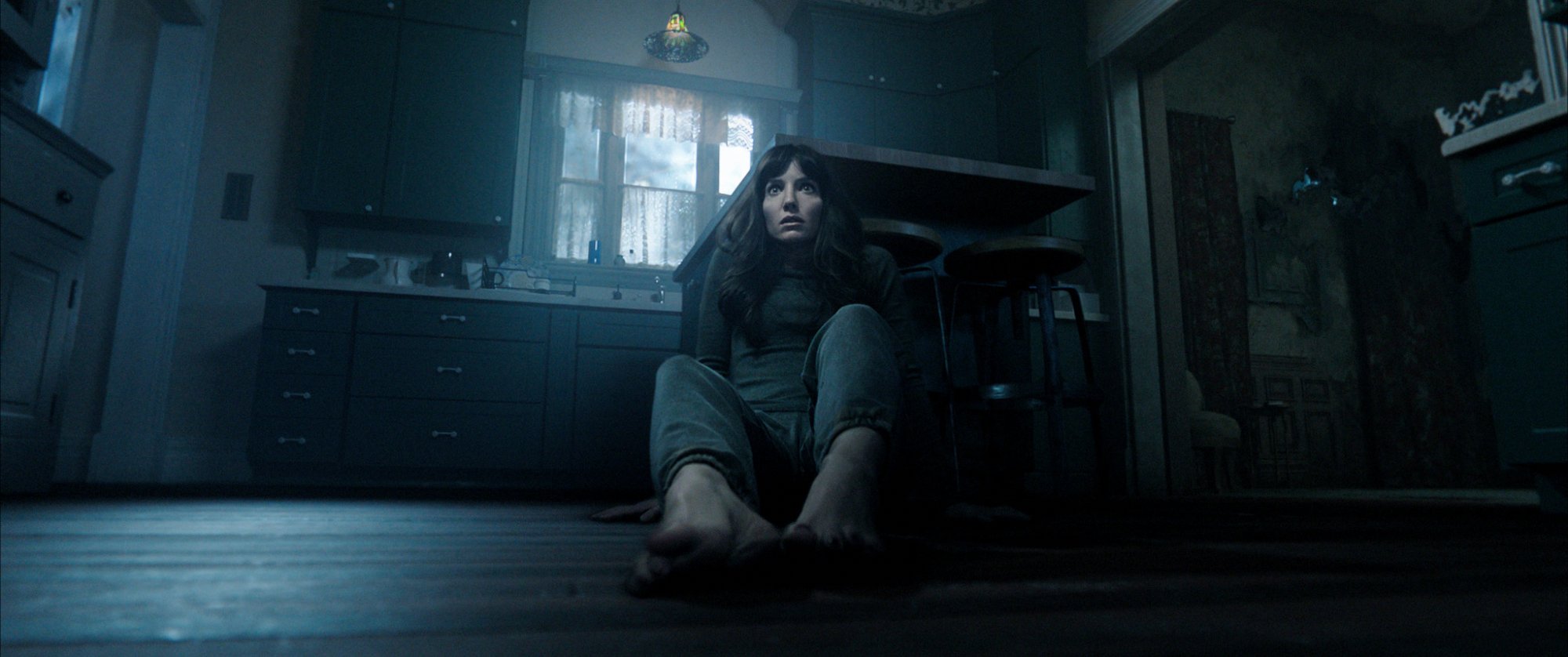 'Malignant' star Annabelle Wallis sitting on the floor
