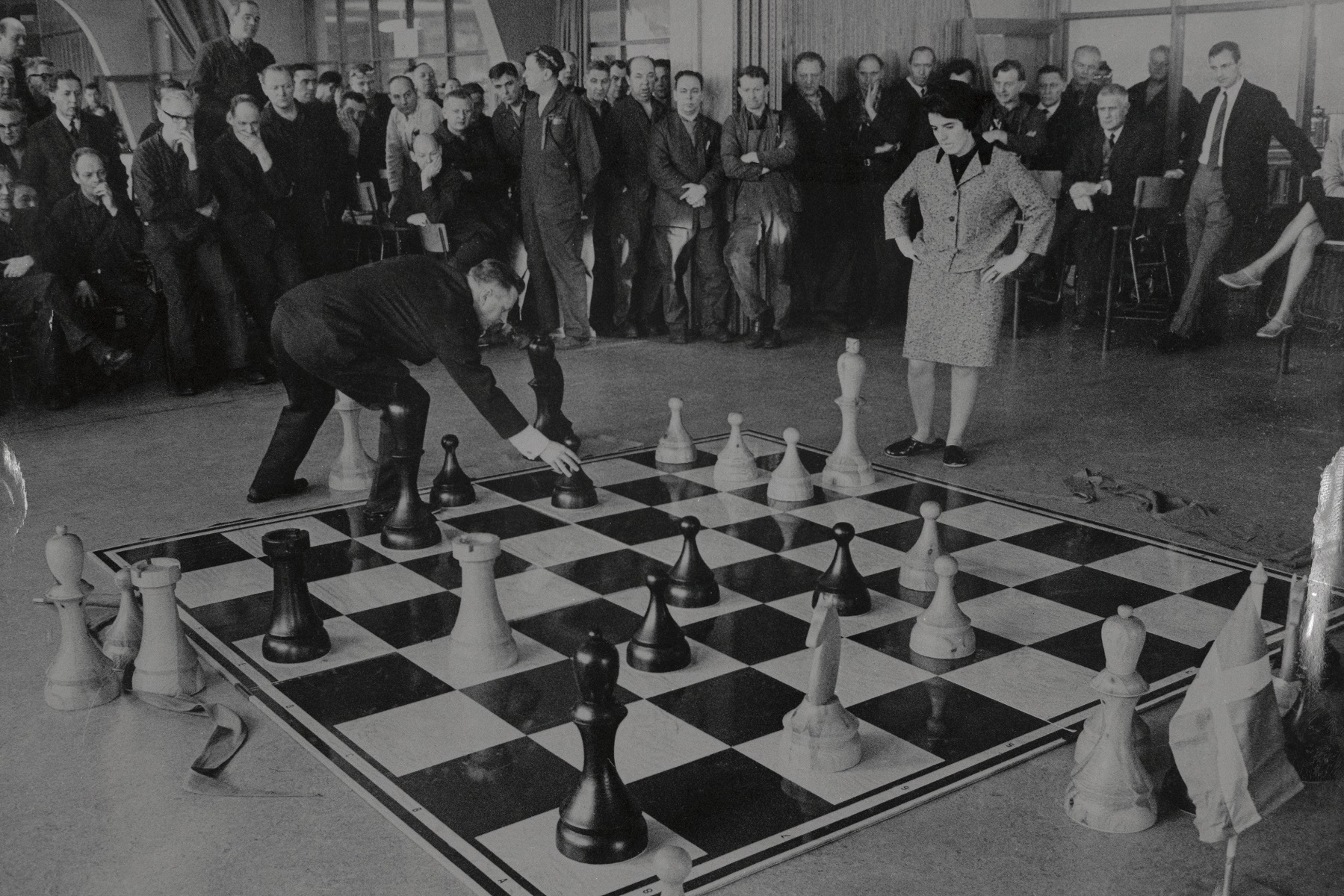  Nona Gaprindashvili (right) plays a game of giant chess against Ake Wall in 1968