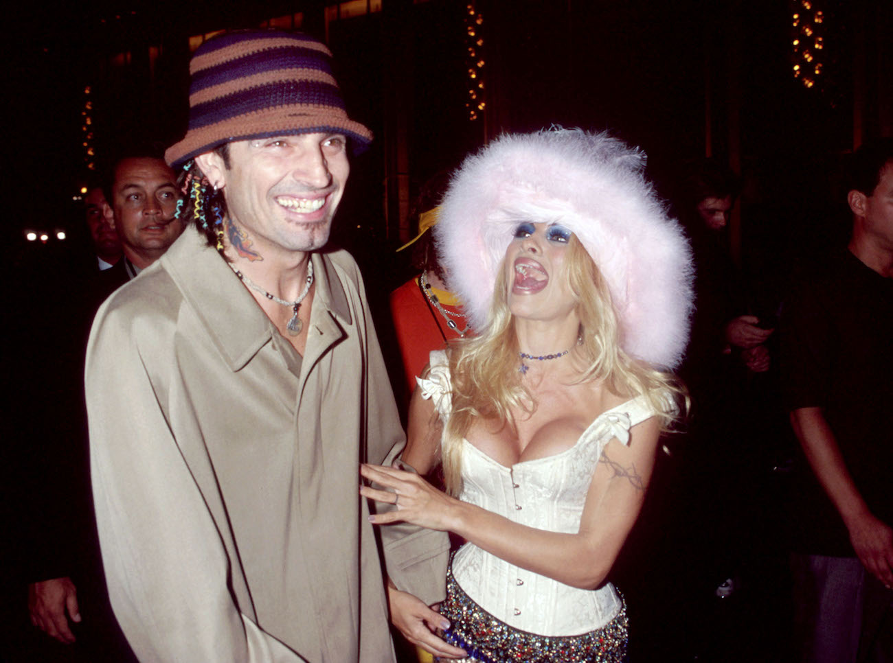 Tommy Lee and Pamela Anderson at the 1999 MTV VMAs.