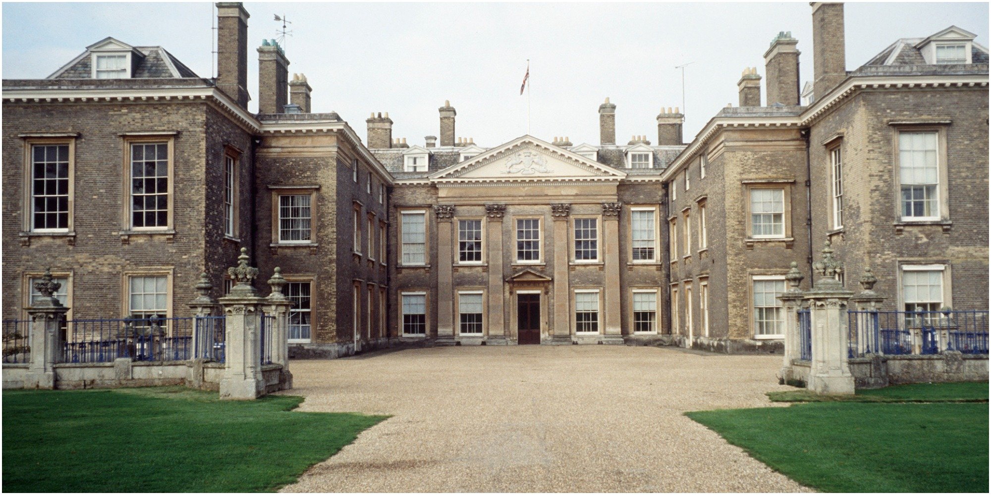 Althorp House is the childhood home of Princess Diana and where "Bridgerton's" creator drew his inspiration.