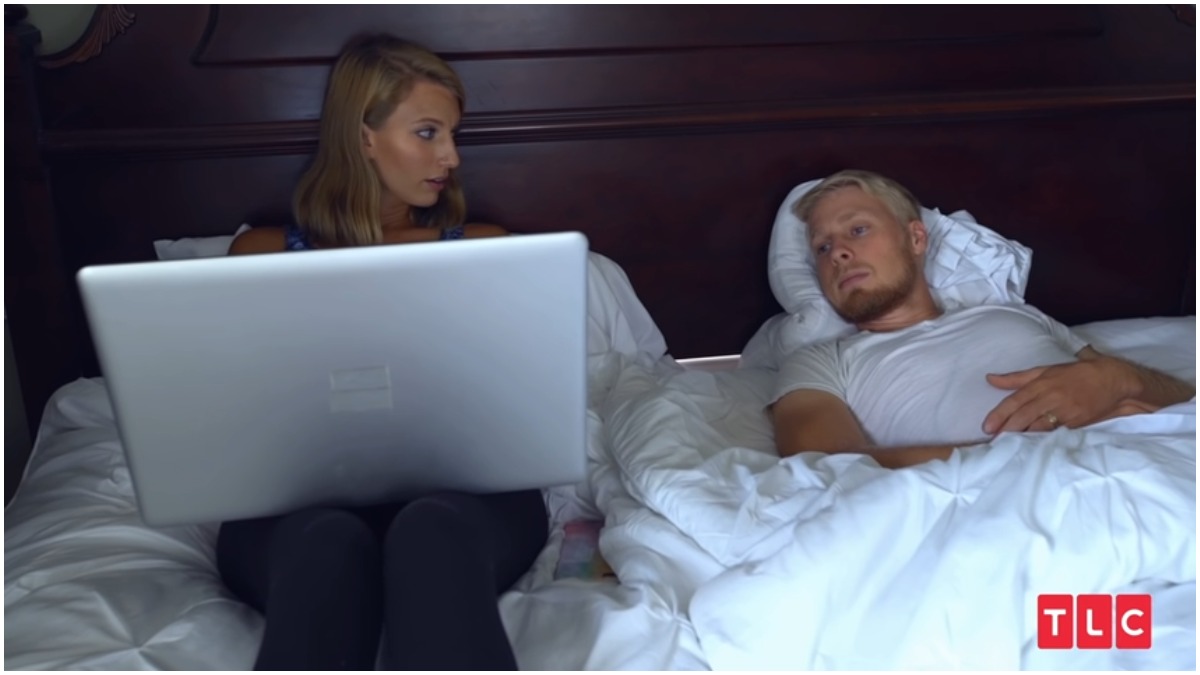 Olivia and Ethan Plath lay in bed in TLC clip.