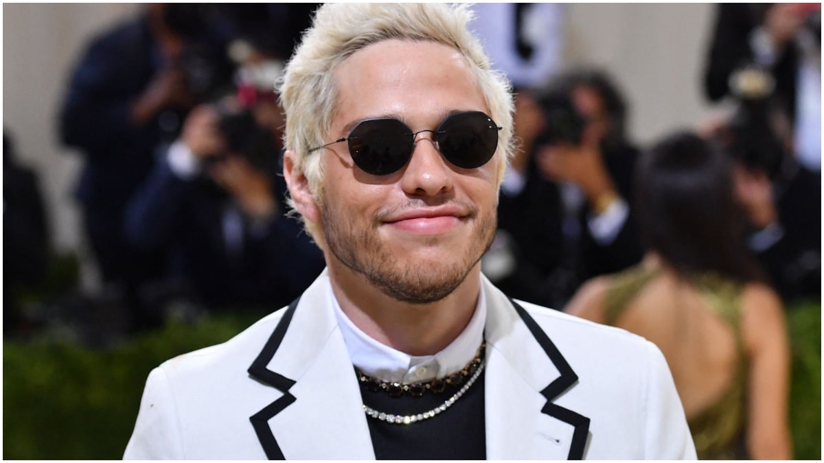 Pete Davidson paid homage to his late father on the Met Gala red carpet.