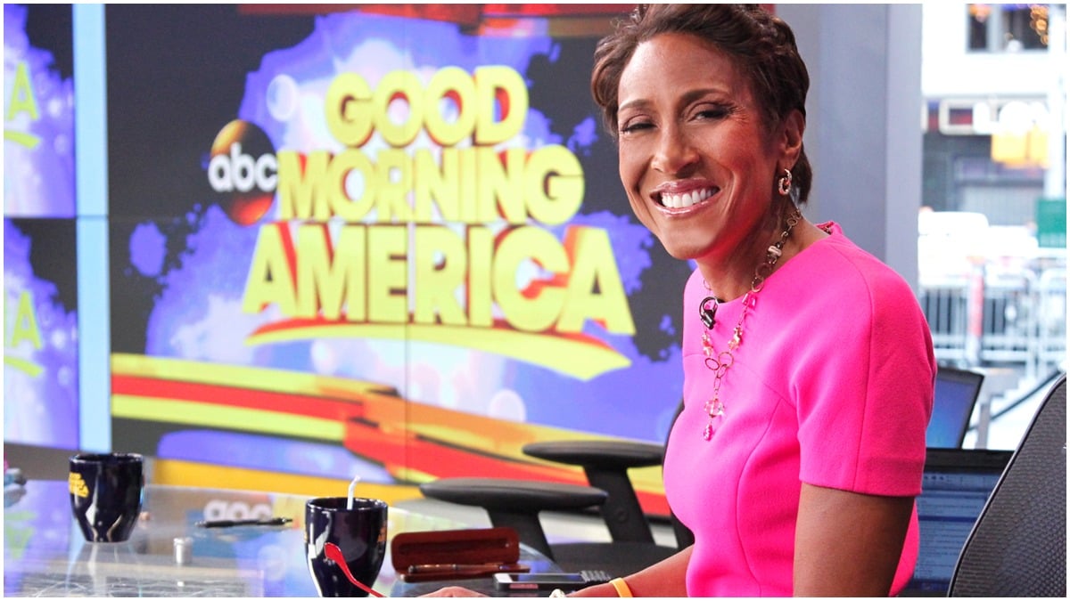 Robin Roberts at the anchor desk of Good Morning America.