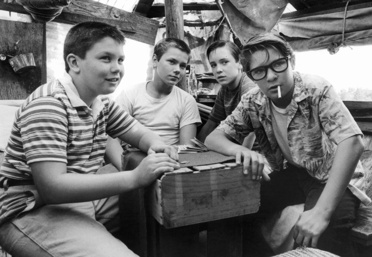 Jerry O'Connell, River Phoenix, Wil Wheaton, and Corey Feldman in 'Stand By Me'