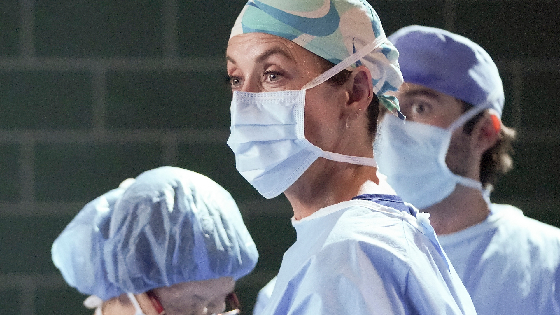 Kate Walsh as Addison Montgomery in scrubs in ‘Grey’s Anatomy’ Season 18 Episode 3