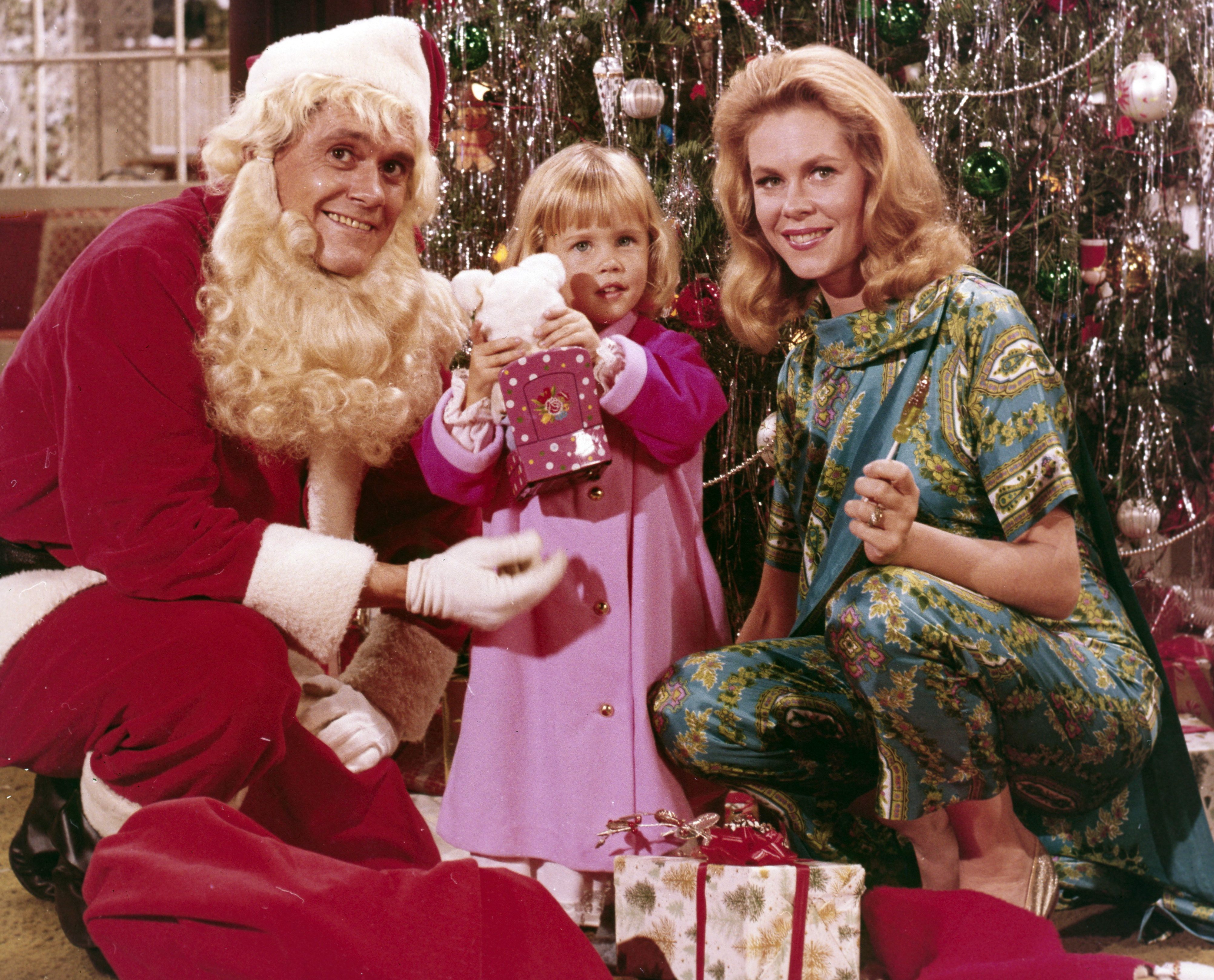 Darrin dressed as Santa with Tabitha and Samantha in 'Bewitched'