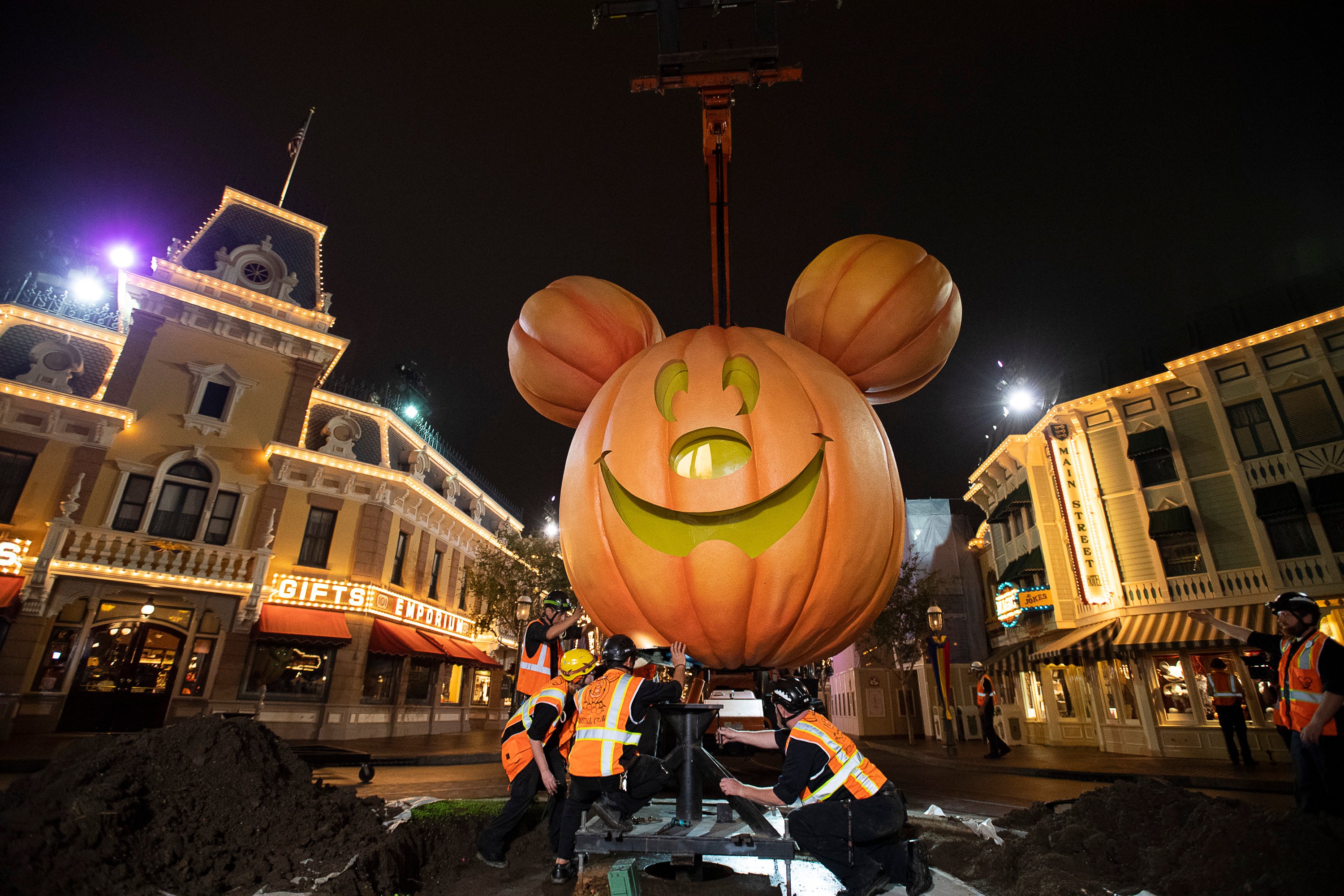 'Decorating Disney: Halloween Magic' in the Disney theme parks