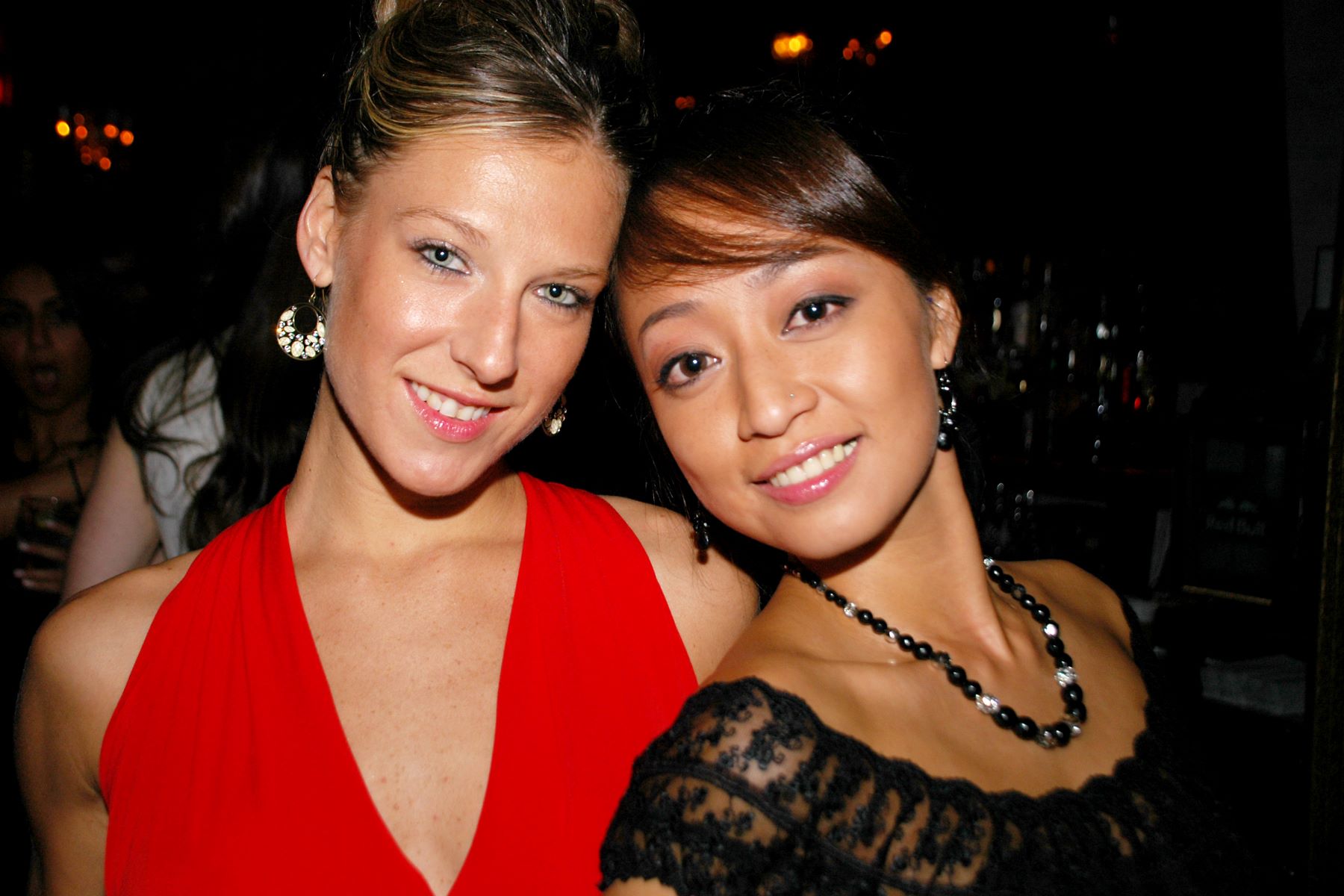 Jessica Batten and Min-Tzuli attending the Junior Society of Ballet Hispanico, Holiday Benefit silent auction