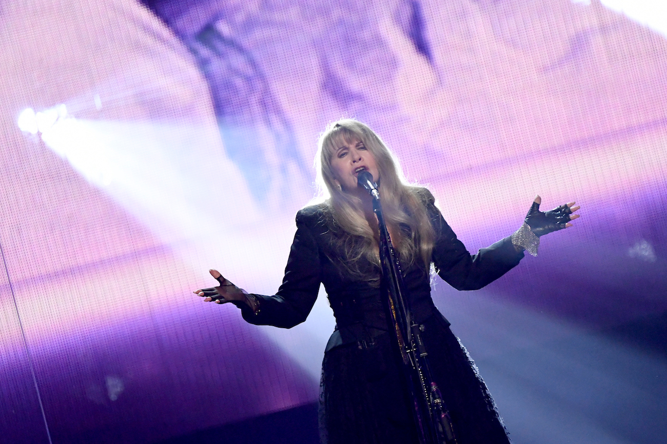 Stevie Nicks wearing black while performing at the 2019 Rock & Roll Hall of Fame Inductions. 