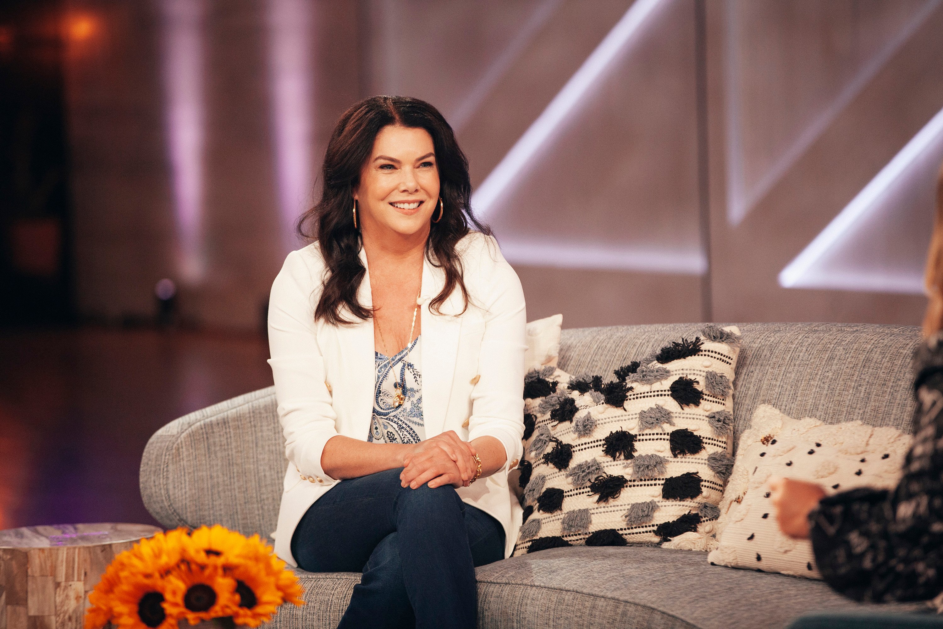 Lauren Graham pays a visit to Kelly Clarkson during season 2 of 'The Kelly Clarkson Show'