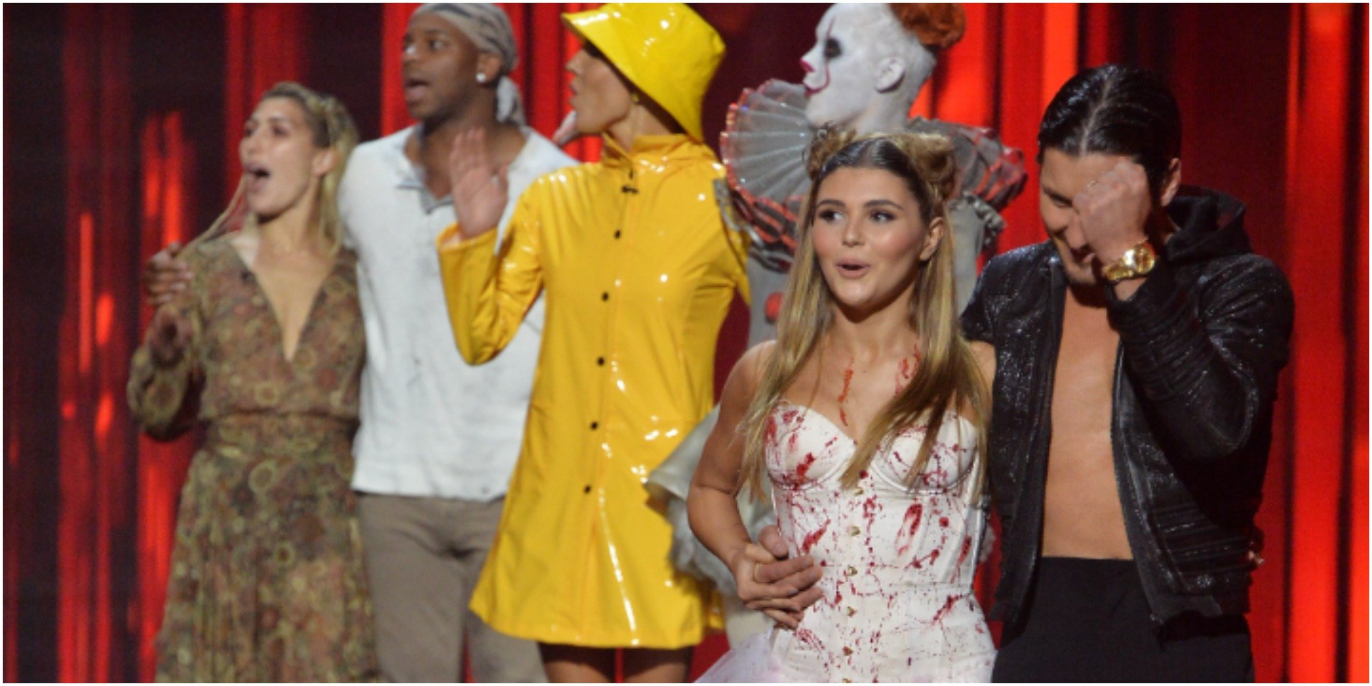 Olivia Jade, pro partner Val Chmerkovskiy and other members of the "DWTS" cast pose in the ballroom.