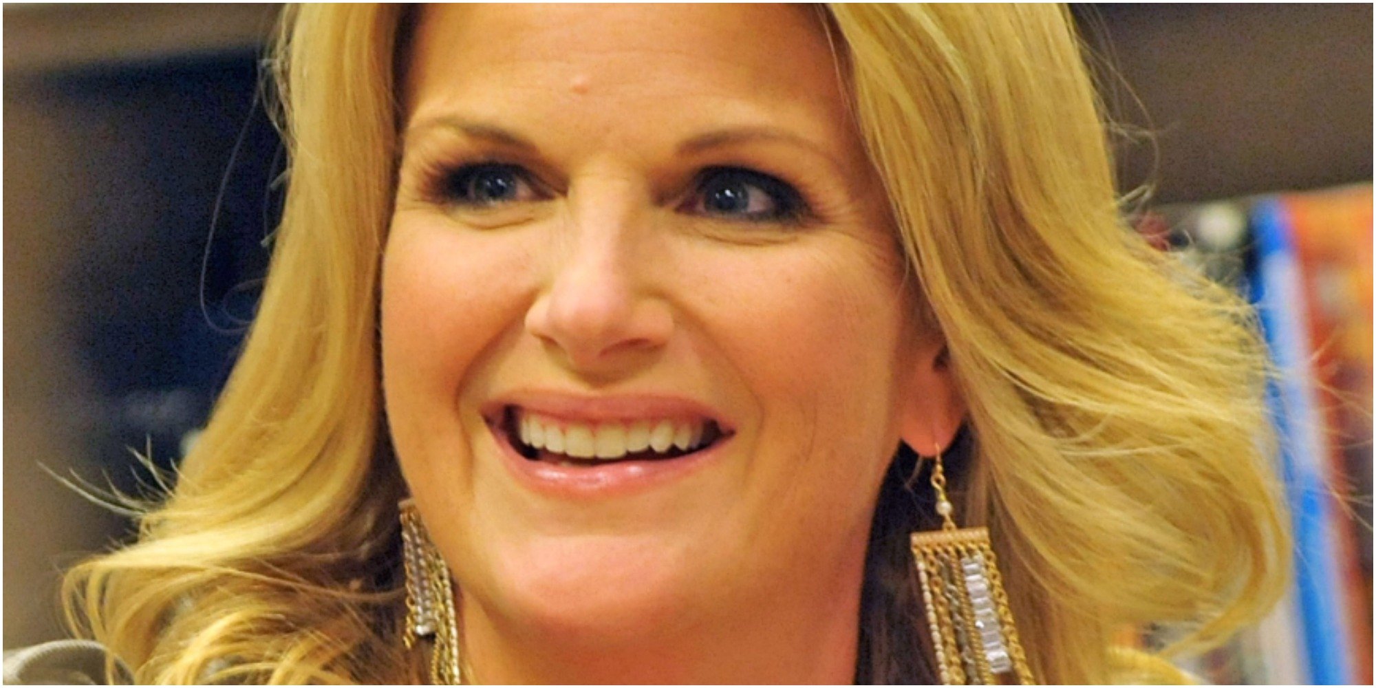 Trisha Yearwood smiles for the camera.