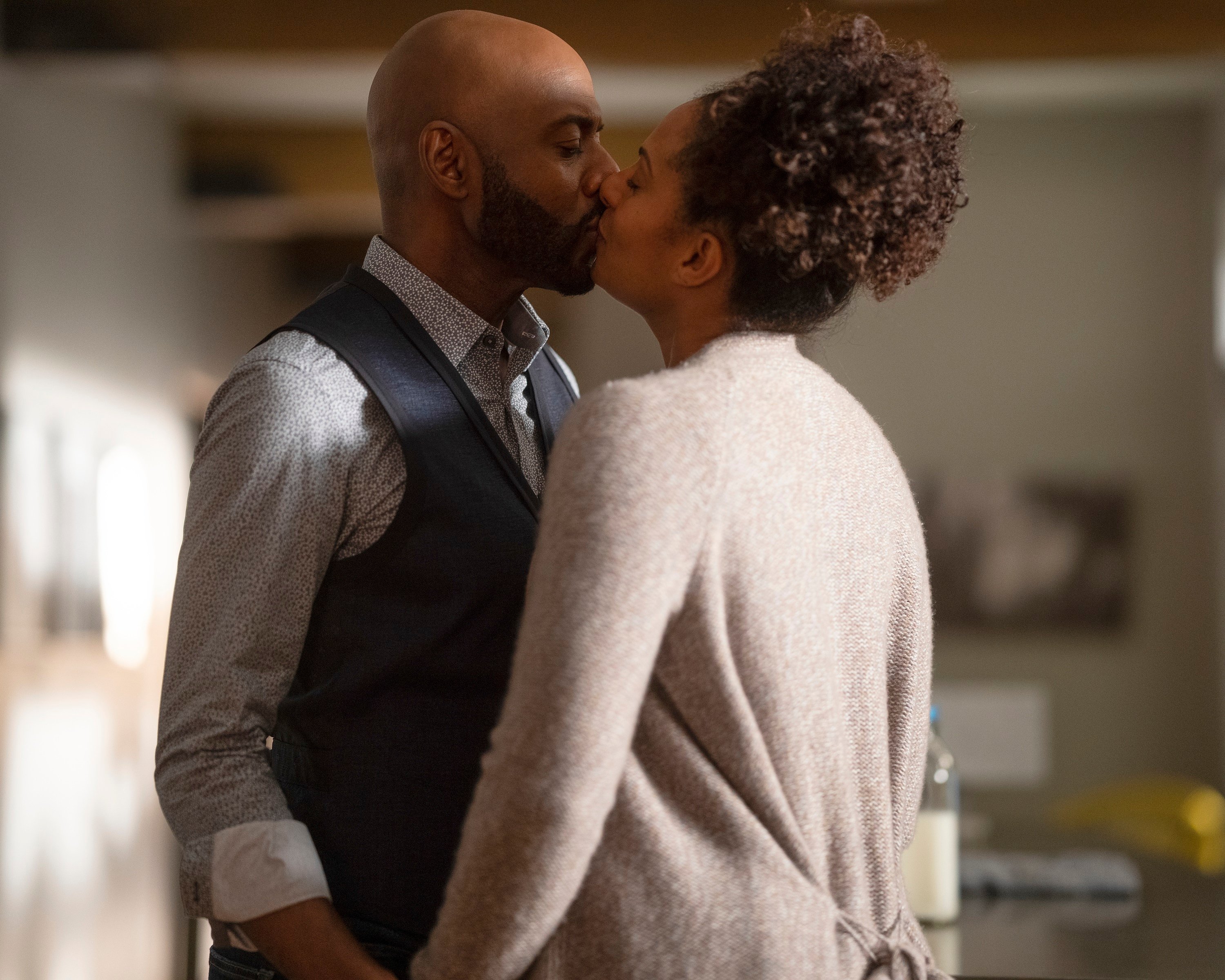 'A Million Little Things' Romany Malco and Christina Moses kissing as Rome and Regina Howard
