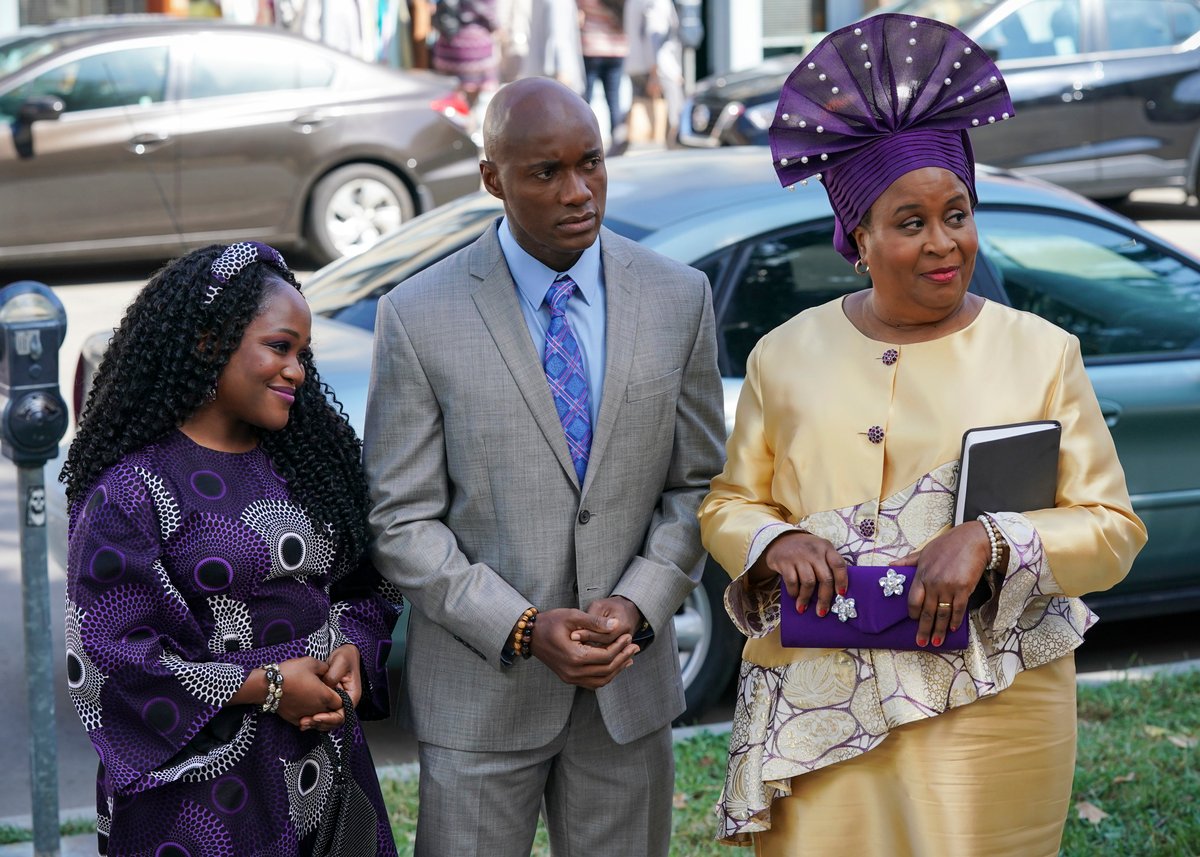 Tori Danner, Tony Tambi, and Kimberly Scott as Morenike, Chukwuemeka, Ogechi on 'Bob Hearts Abishola'