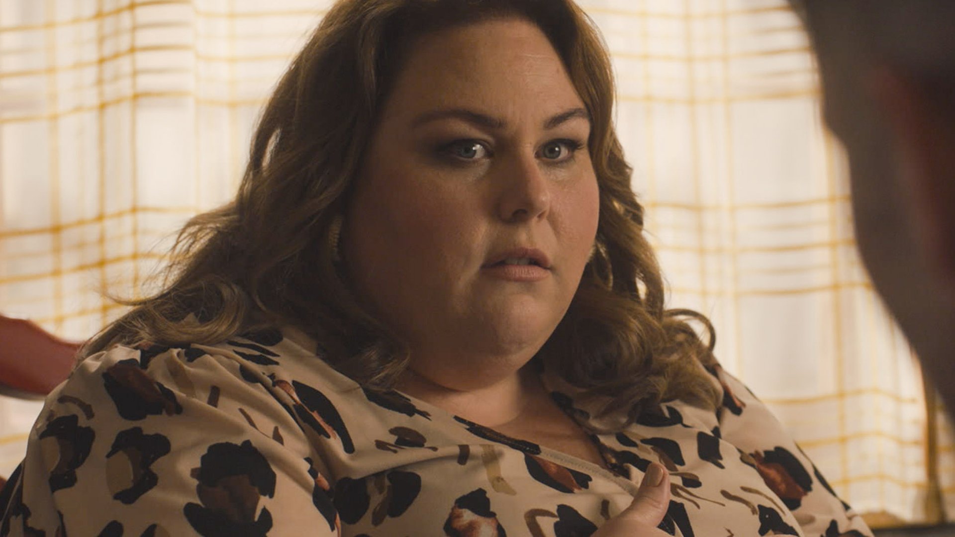 Chrissy Metz as Kate Pearson looking at Justin Hartley as Kevin Pearson in the ‘This Is Us’ Season 5 premiere, one season before the 'This Is Us' ending