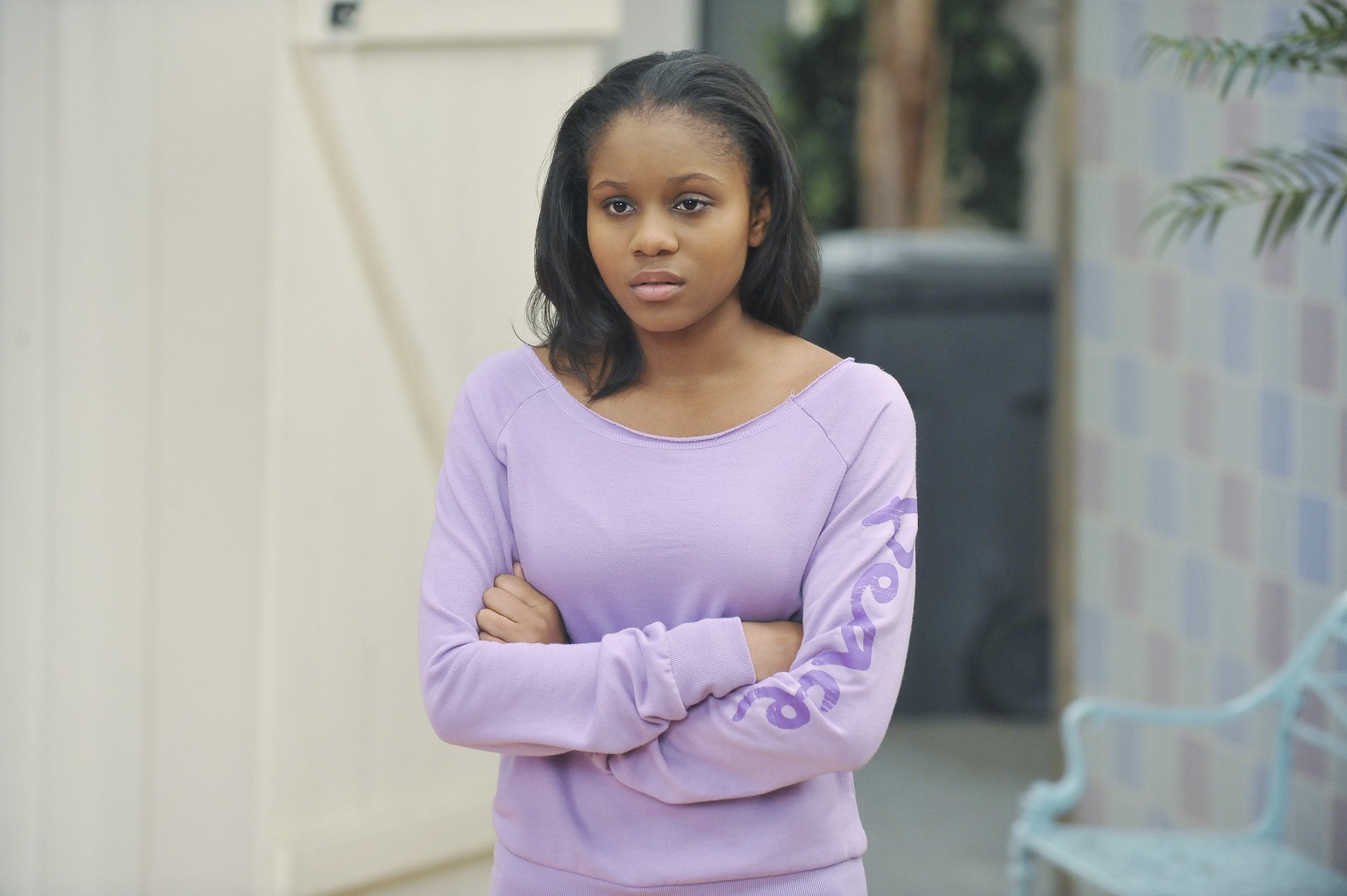 Geffri Maya dressed in a purple shirt in ABC's 'Private Practive' Season 3.
